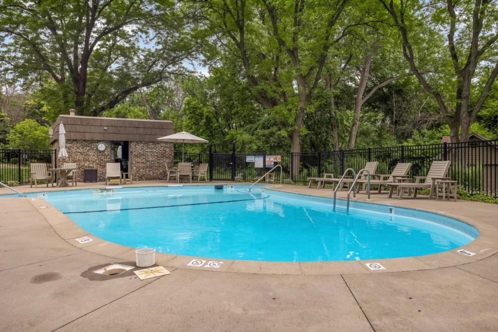View of Residential at 10250 Berkshire Road, Bloomington MN 55437, Bloomington (21 of 34) - Mike Wilen | Minnesota Team Real Estate