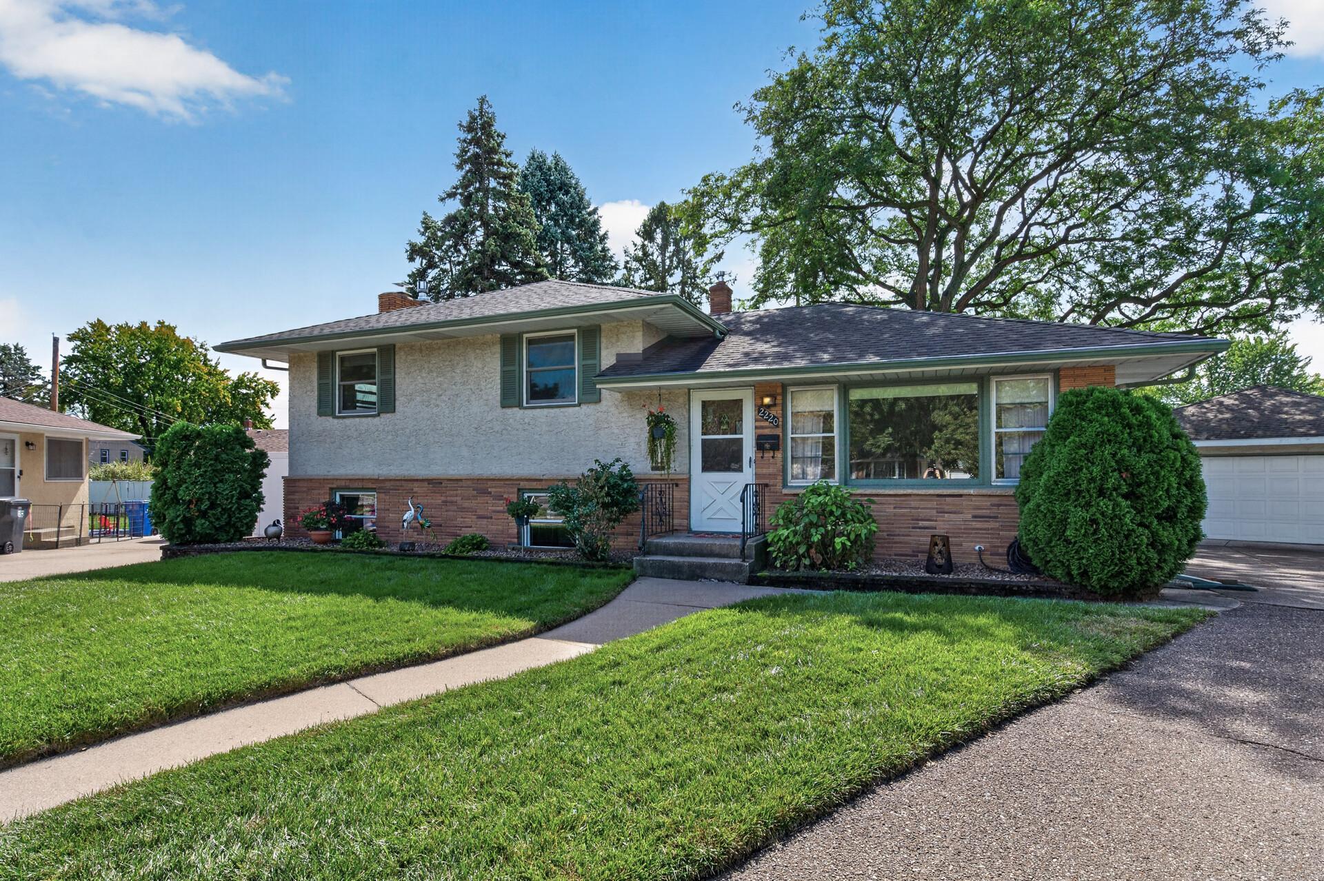 View of Residential at 2220 Cardinal Place, Saint Paul MN 55119, Saint Paul (4 of 57) - Mike Wilen | Minnesota Team Real Estate