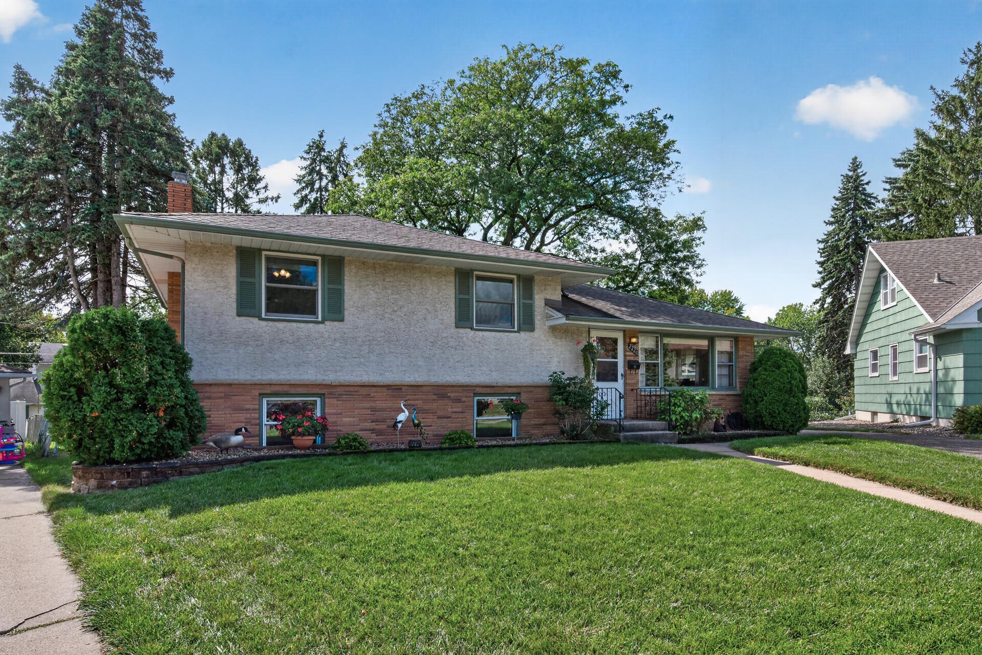 View of Residential at 2220 Cardinal Place, Saint Paul MN 55119, Saint Paul (2 of 57) - Mike Wilen | Minnesota Team Real Estate
