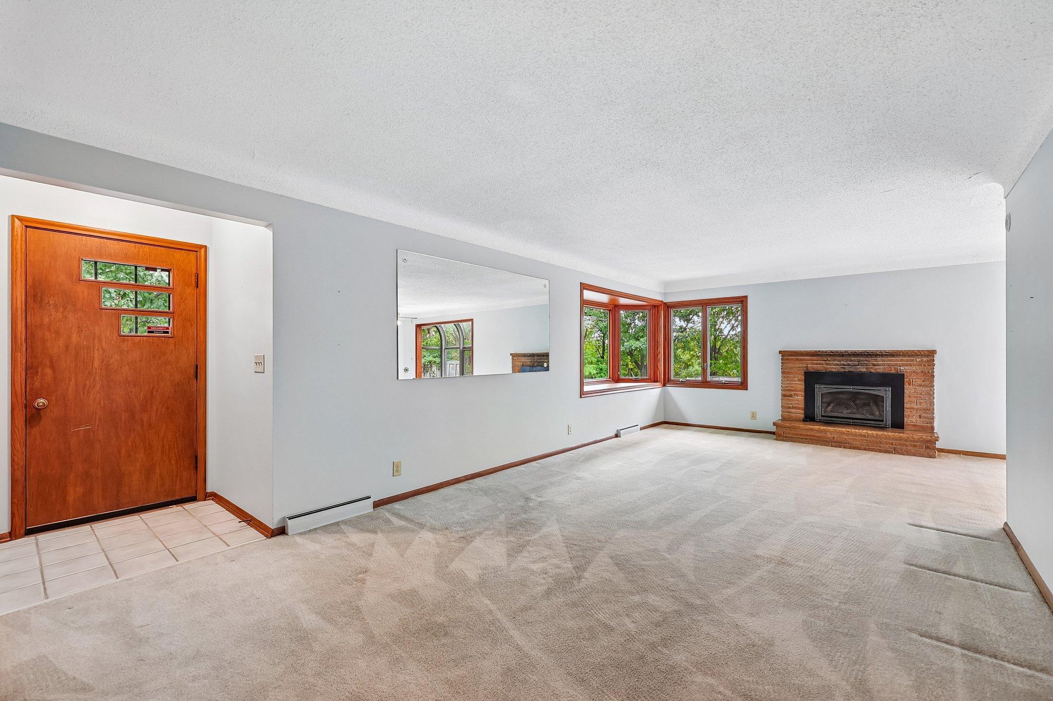 View of Residential at 612 Russell Avenue, Minneapolis MN 55405, Minneapolis (4 of 49) - Mike Wilen | Minnesota Team Real Estate