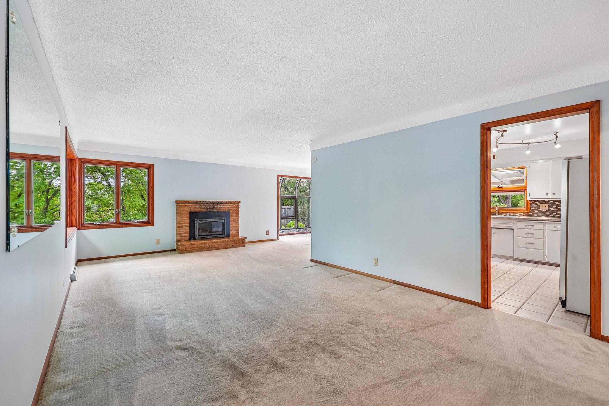 View of Residential at 612 Russell Avenue, Minneapolis MN 55405, Minneapolis (7 of 49) - Mike Wilen | Minnesota Team Real Estate