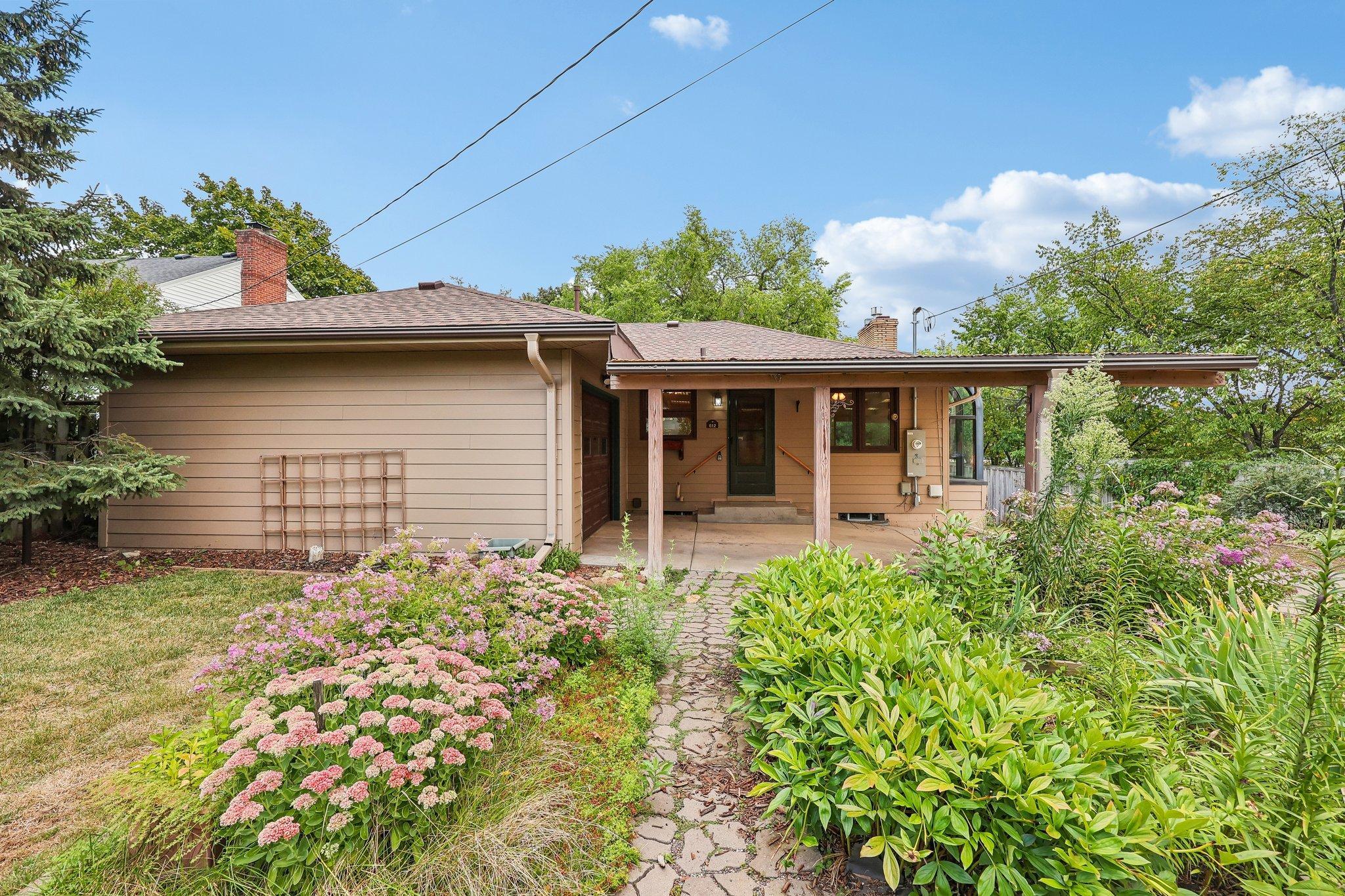 View of Residential at 612 Russell Avenue, Minneapolis MN 55405, Minneapolis (39 of 49) - Mike Wilen | Minnesota Team Real Estate