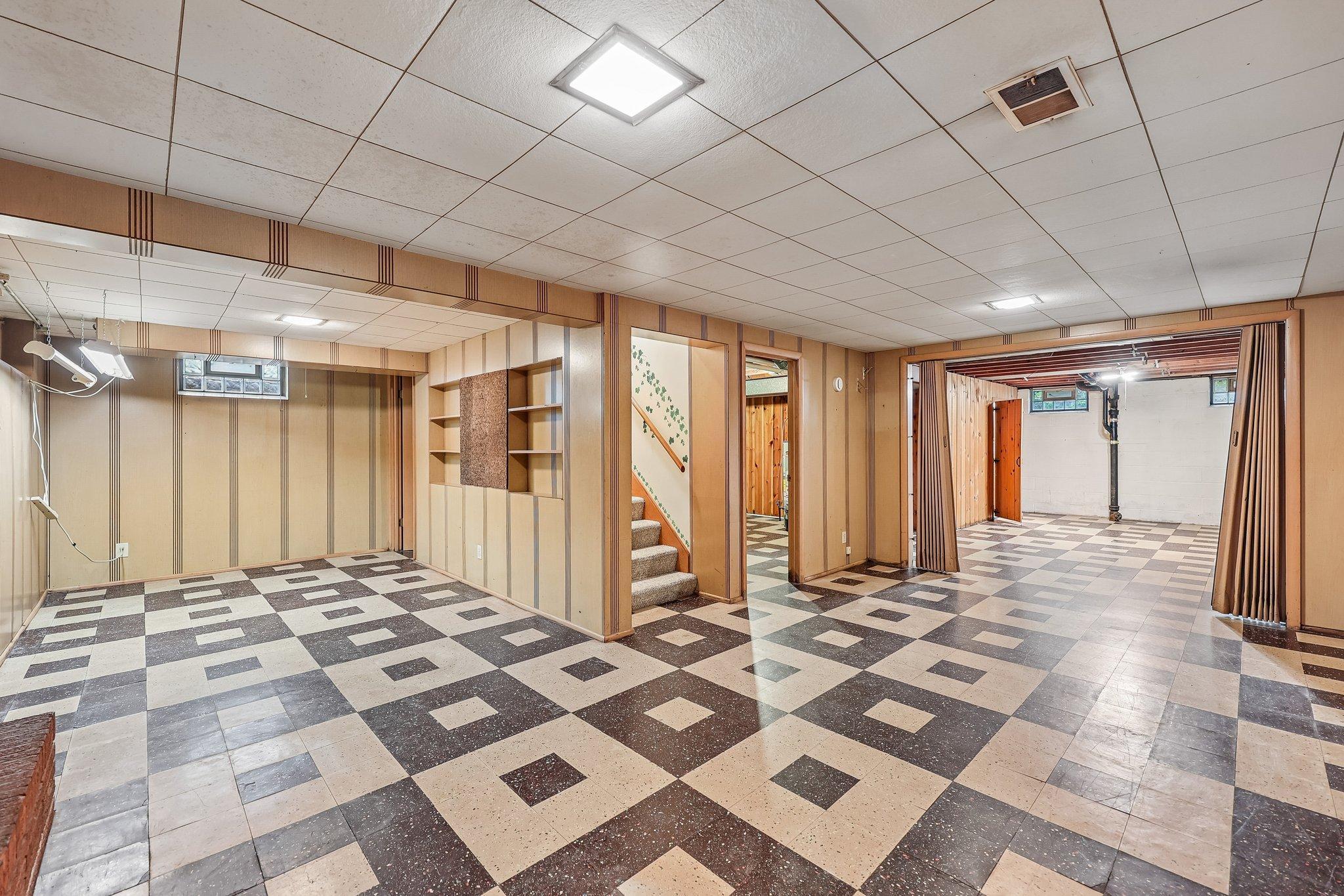View of Residential at 612 Russell Avenue, Minneapolis MN 55405, Minneapolis (24 of 49) - Mike Wilen | Minnesota Team Real Estate