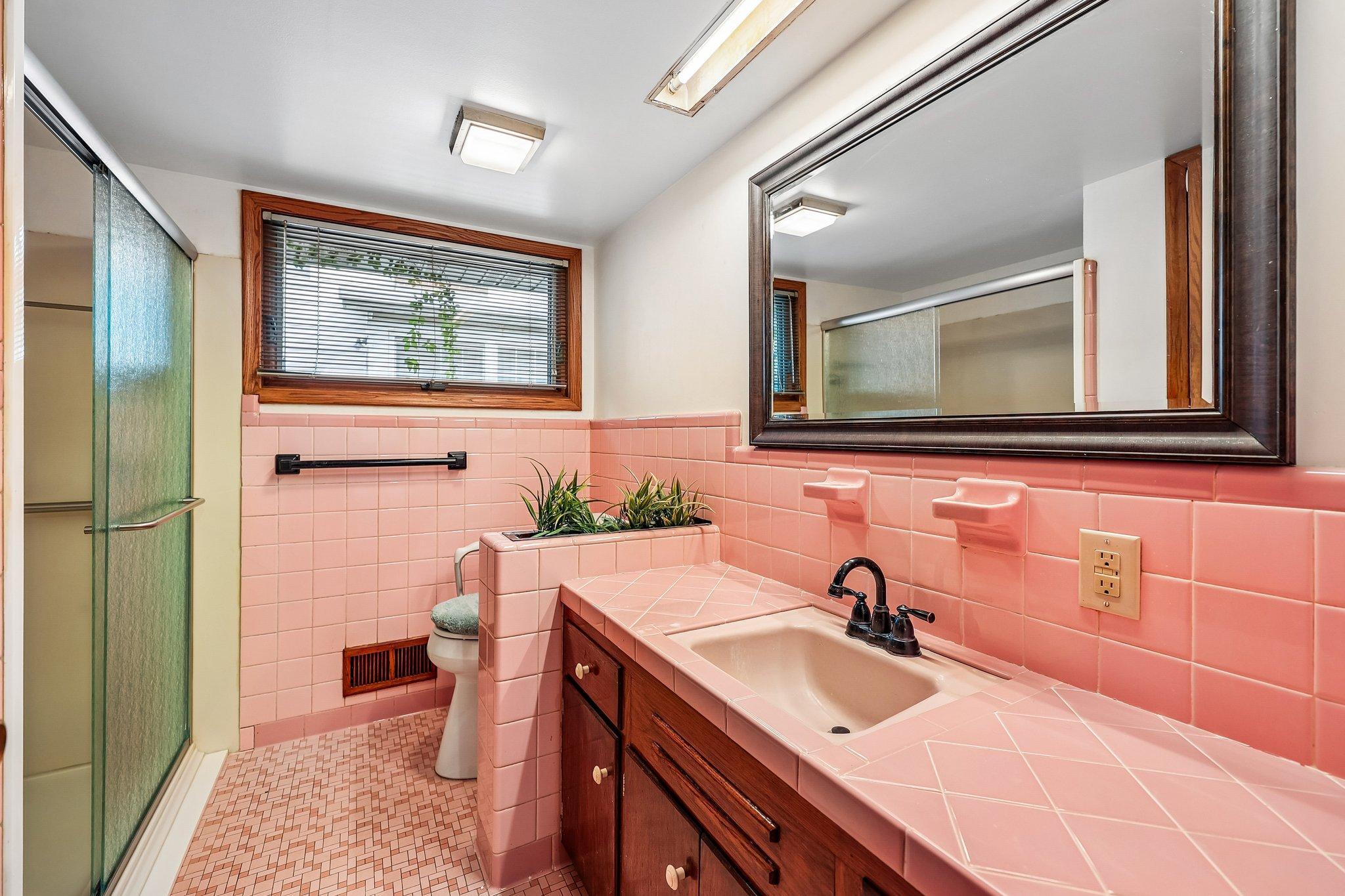 View of Residential at 612 Russell Avenue, Minneapolis MN 55405, Minneapolis (3 of 49) - Mike Wilen | Minnesota Team Real Estate