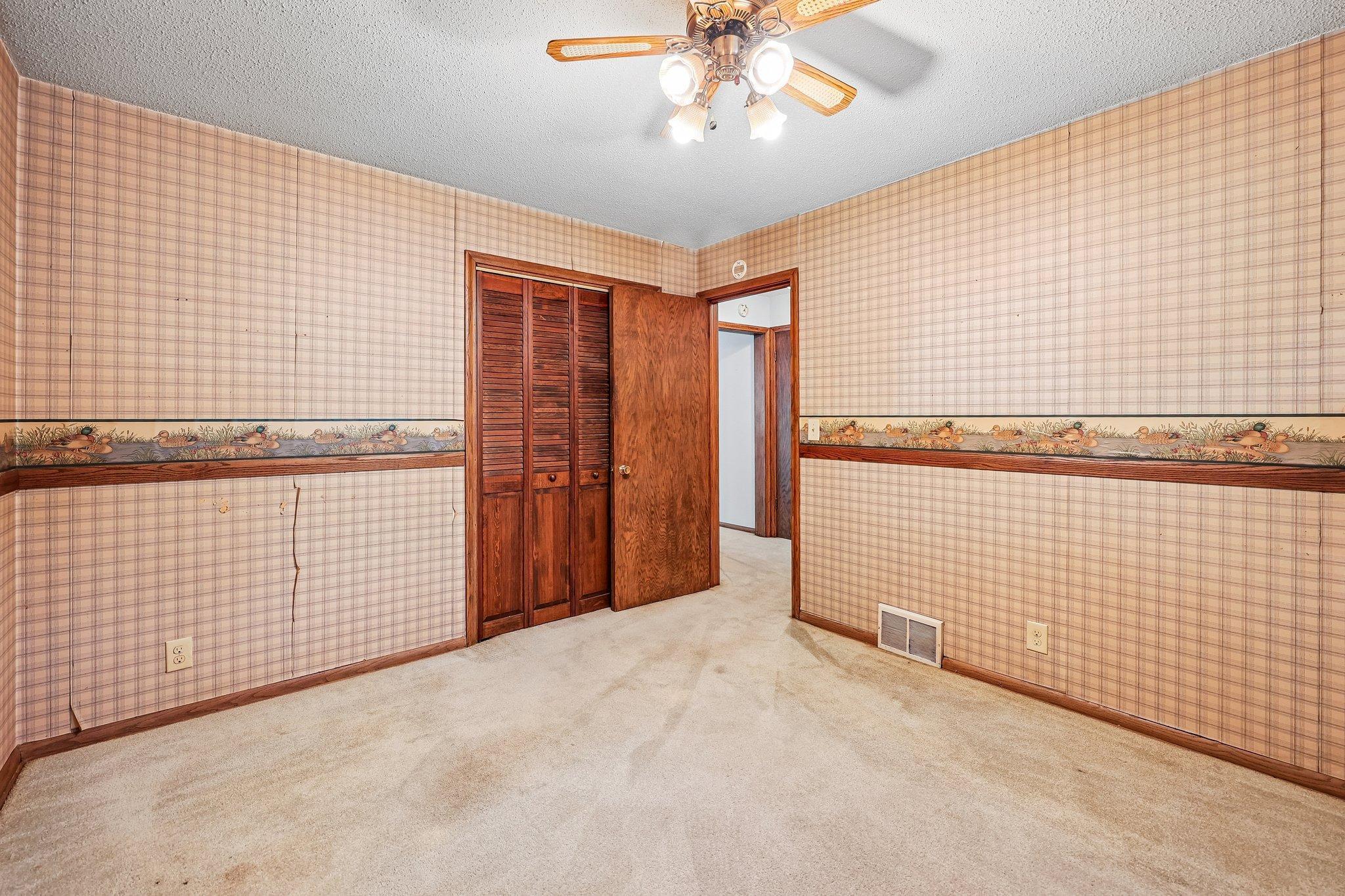 View of Residential at 612 Russell Avenue, Minneapolis MN 55405, Minneapolis (18 of 49) - Mike Wilen | Minnesota Team Real Estate