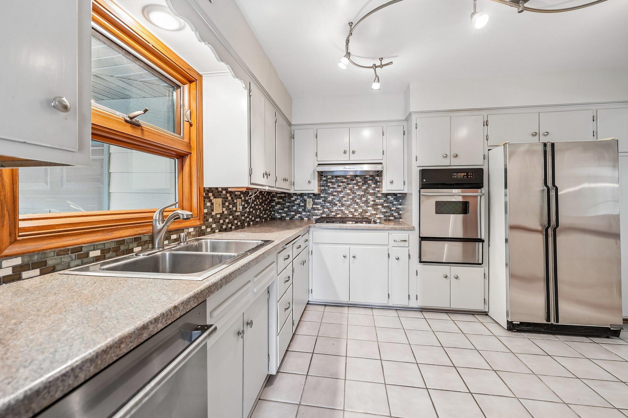 View of Residential at 612 Russell Avenue, Minneapolis MN 55405, Minneapolis (15 of 49) - Mike Wilen | Minnesota Team Real Estate