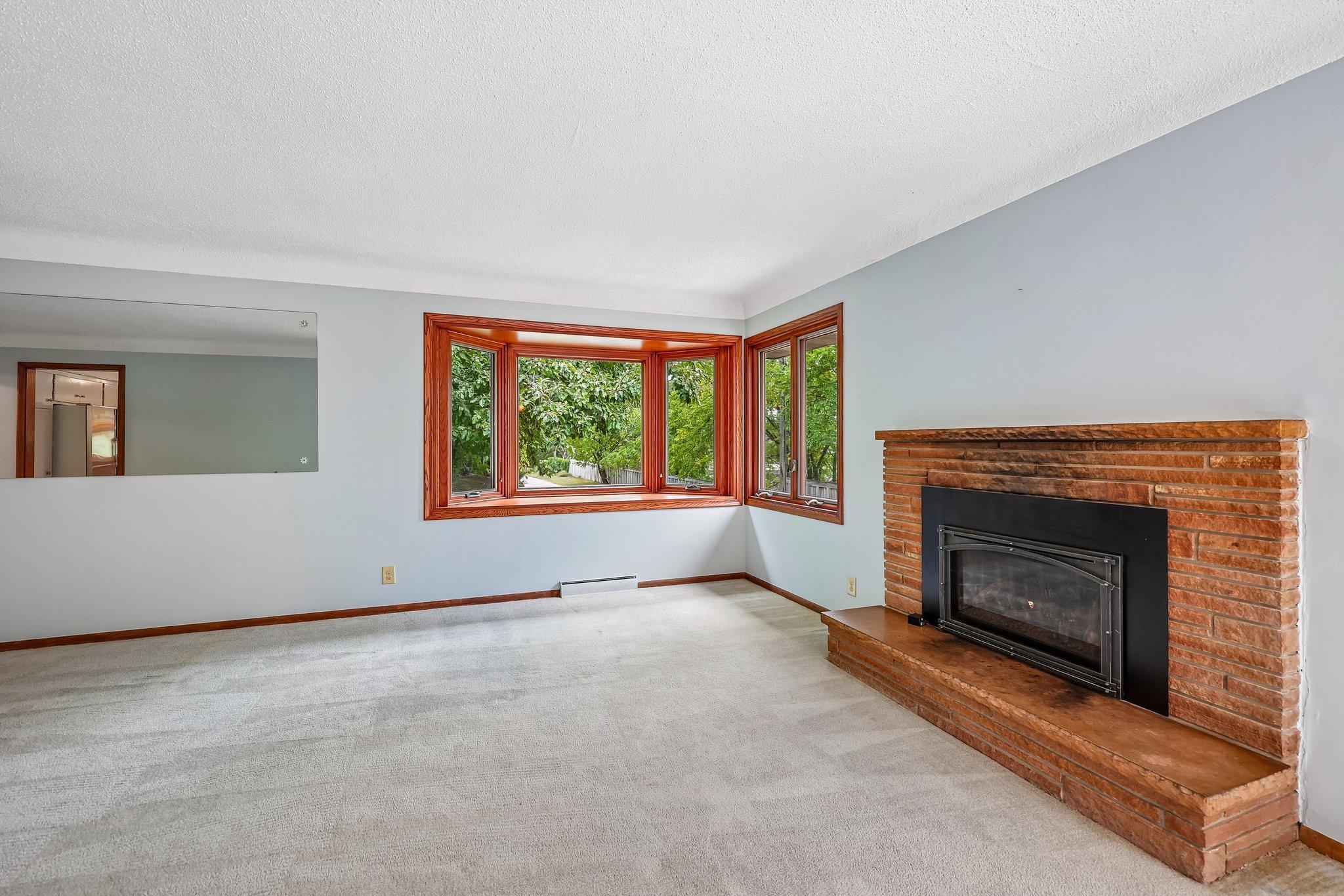 View of Residential at 612 Russell Avenue, Minneapolis MN 55405, Minneapolis (8 of 49) - Mike Wilen | Minnesota Team Real Estate