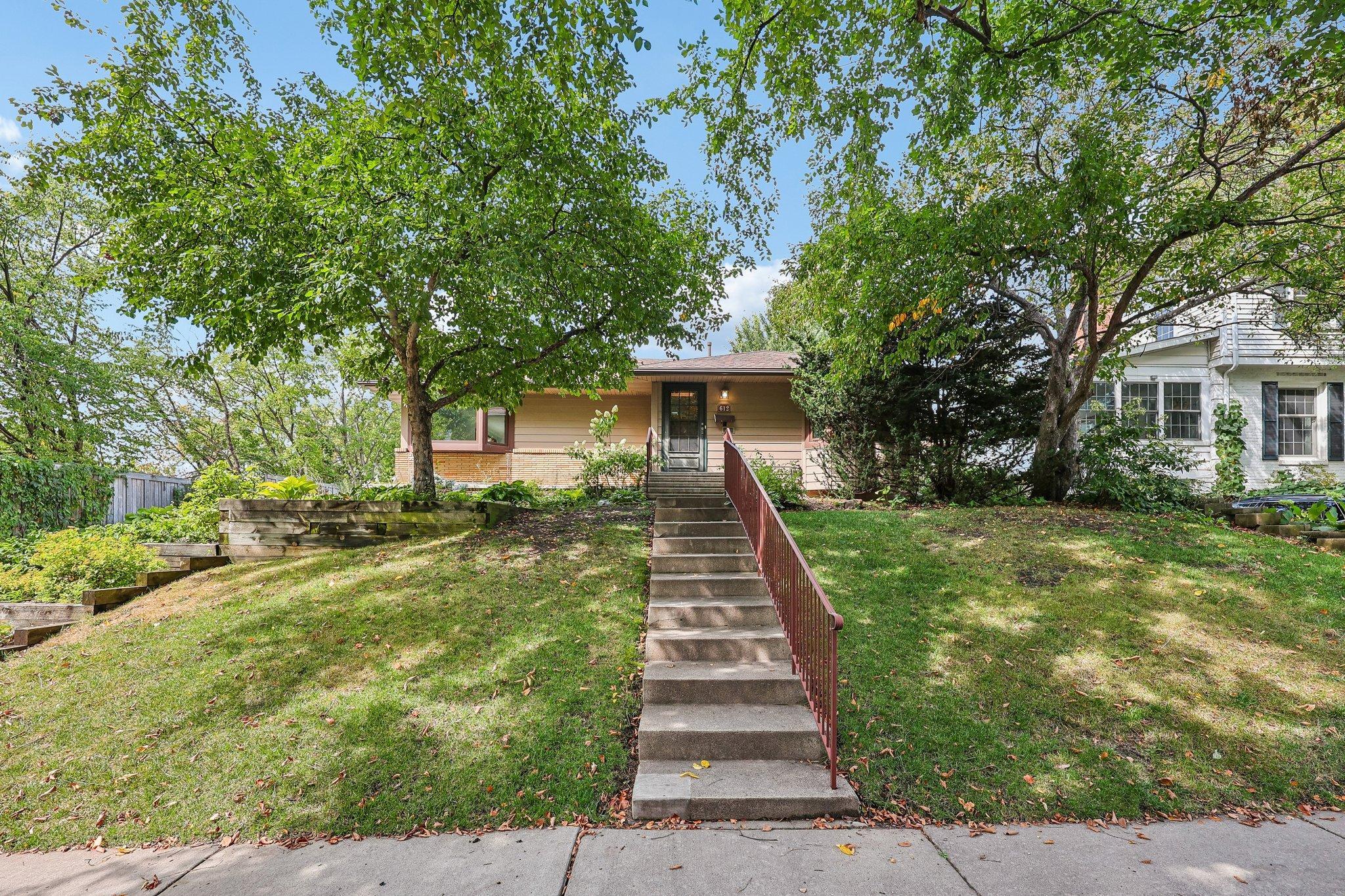 View of Residential at 612 Russell Avenue, Minneapolis MN 55405, Minneapolis (35 of 49) - Mike Wilen | Minnesota Team Real Estate