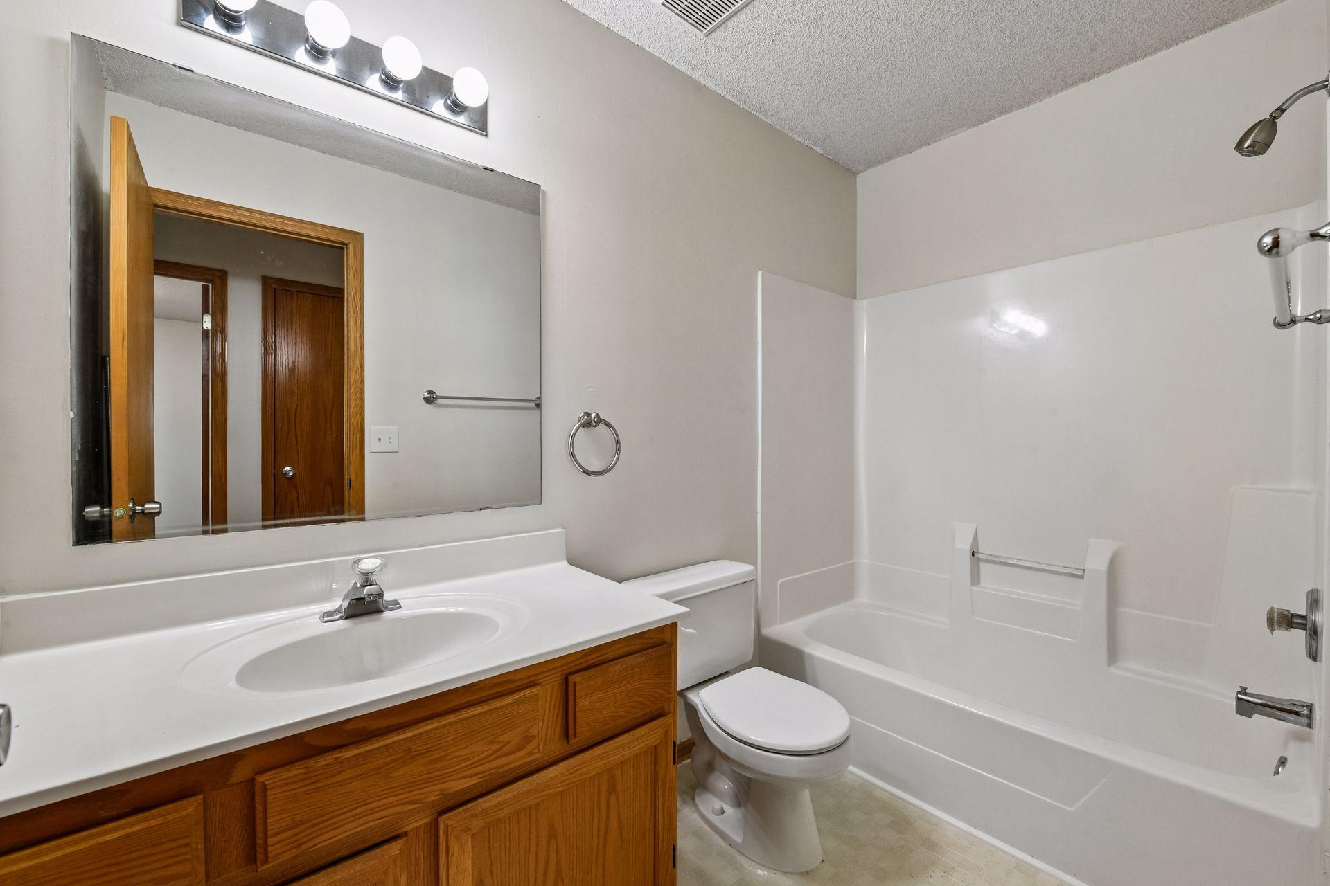 View of Residential at 13511 Carmody Drive, Eden Prairie MN 55344, Eden Prairie (36 of 76) - Mike Wilen | Minnesota Team Real Estate