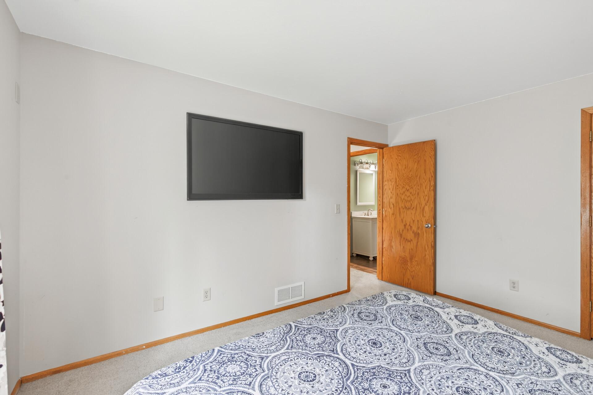 View of Residential at 1128 Fox Run Road, Waconia MN 55387, Waconia (14 of 35) - Mike Wilen | Minnesota Team Real Estate