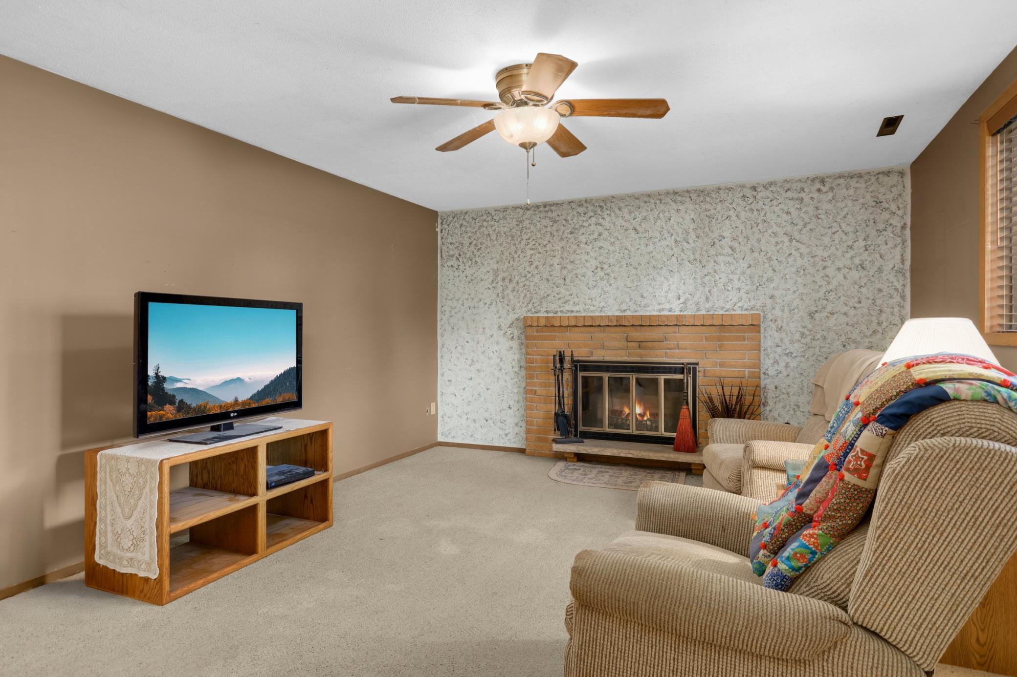 View of Residential at 8033 Douglas Drive, Brooklyn Park MN 55443, Brooklyn Park (23 of 32) - Mike Wilen | Minnesota Team Real Estate