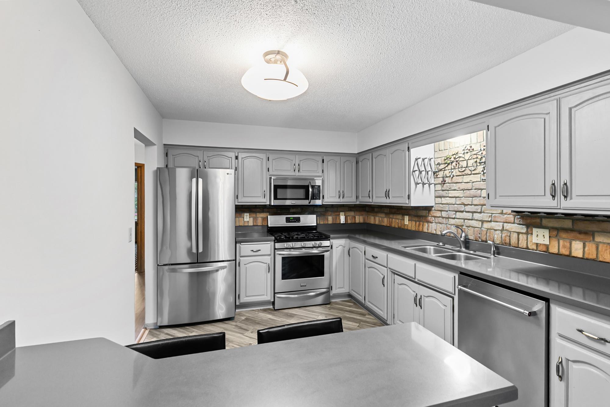 View of Residential at 212 Transit Avenue, Roseville MN 55113, Roseville (6 of 22) - Mike Wilen | Minnesota Team Real Estate
