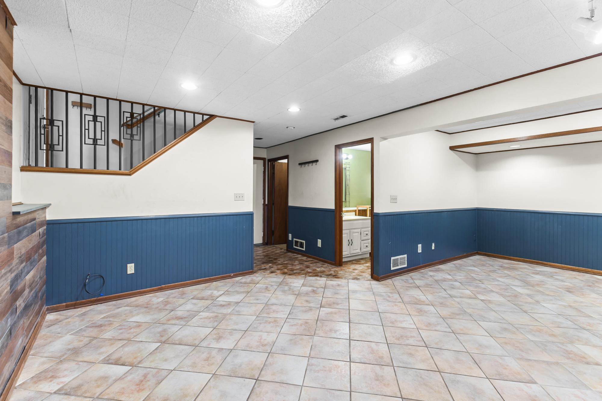 View of Residential at 212 Transit Avenue, Roseville MN 55113, Roseville (20 of 22) - Mike Wilen | Minnesota Team Real Estate