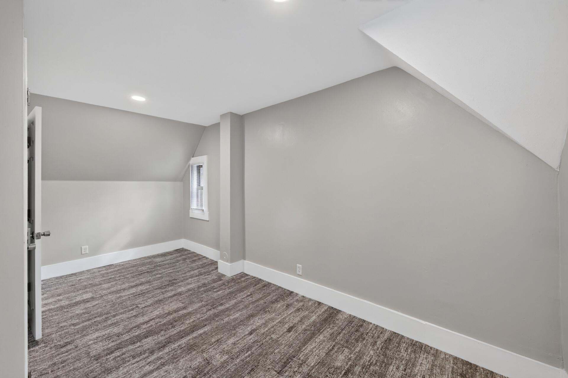 View of Residential at 1084 Sylvan Street, Saint Paul MN 55117, Saint Paul (23 of 39) - Mike Wilen | Minnesota Team Real Estate