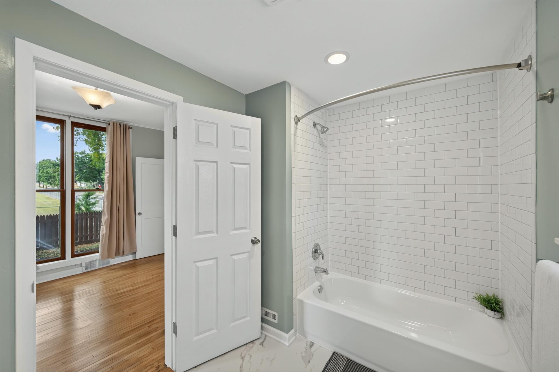 View of Residential at 1084 Sylvan Street, Saint Paul MN 55117, Saint Paul (15 of 39) - Mike Wilen | Minnesota Team Real Estate