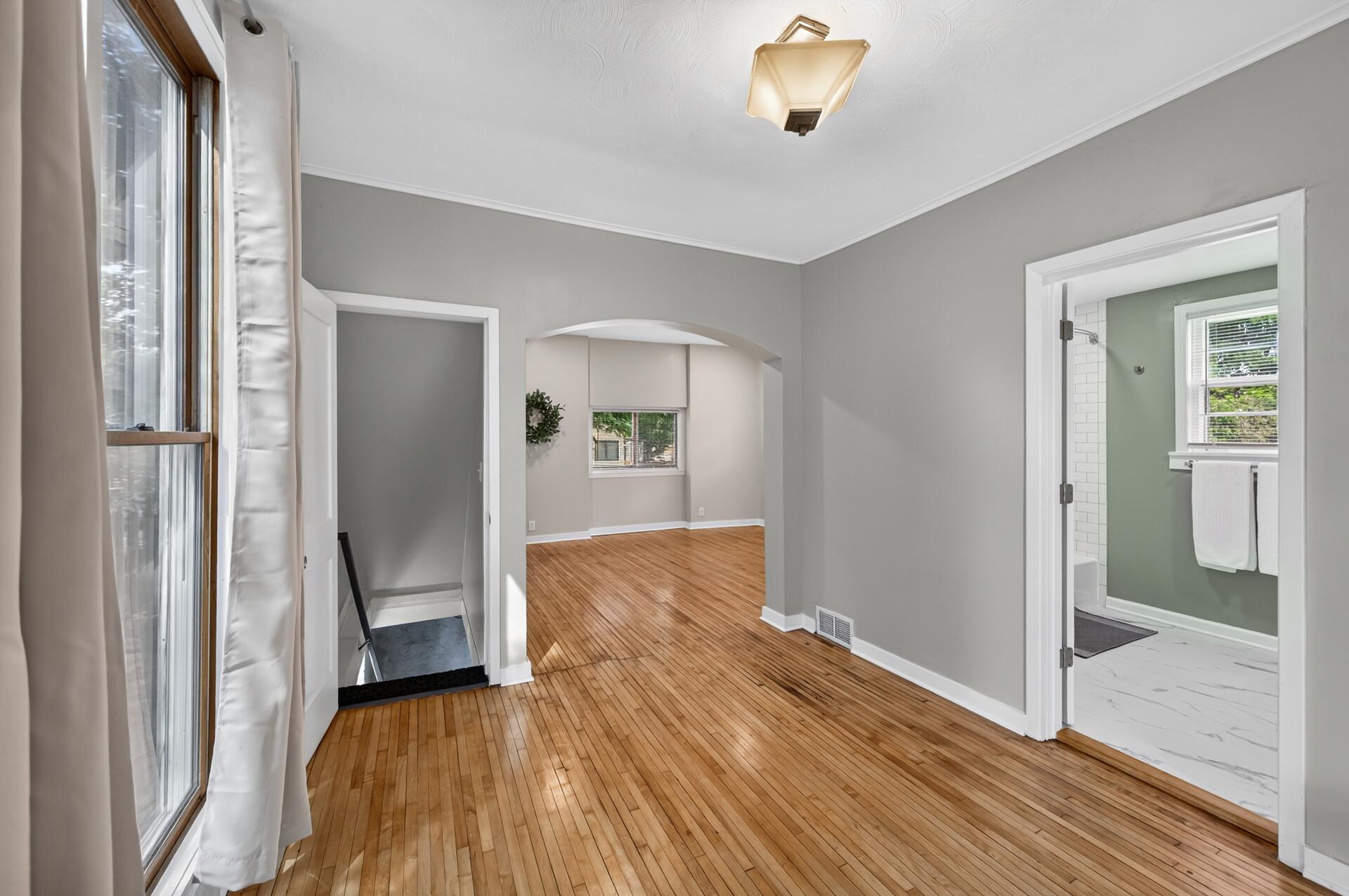 View of Residential at 1084 Sylvan Street, Saint Paul MN 55117, Saint Paul (14 of 39) - Mike Wilen | Minnesota Team Real Estate