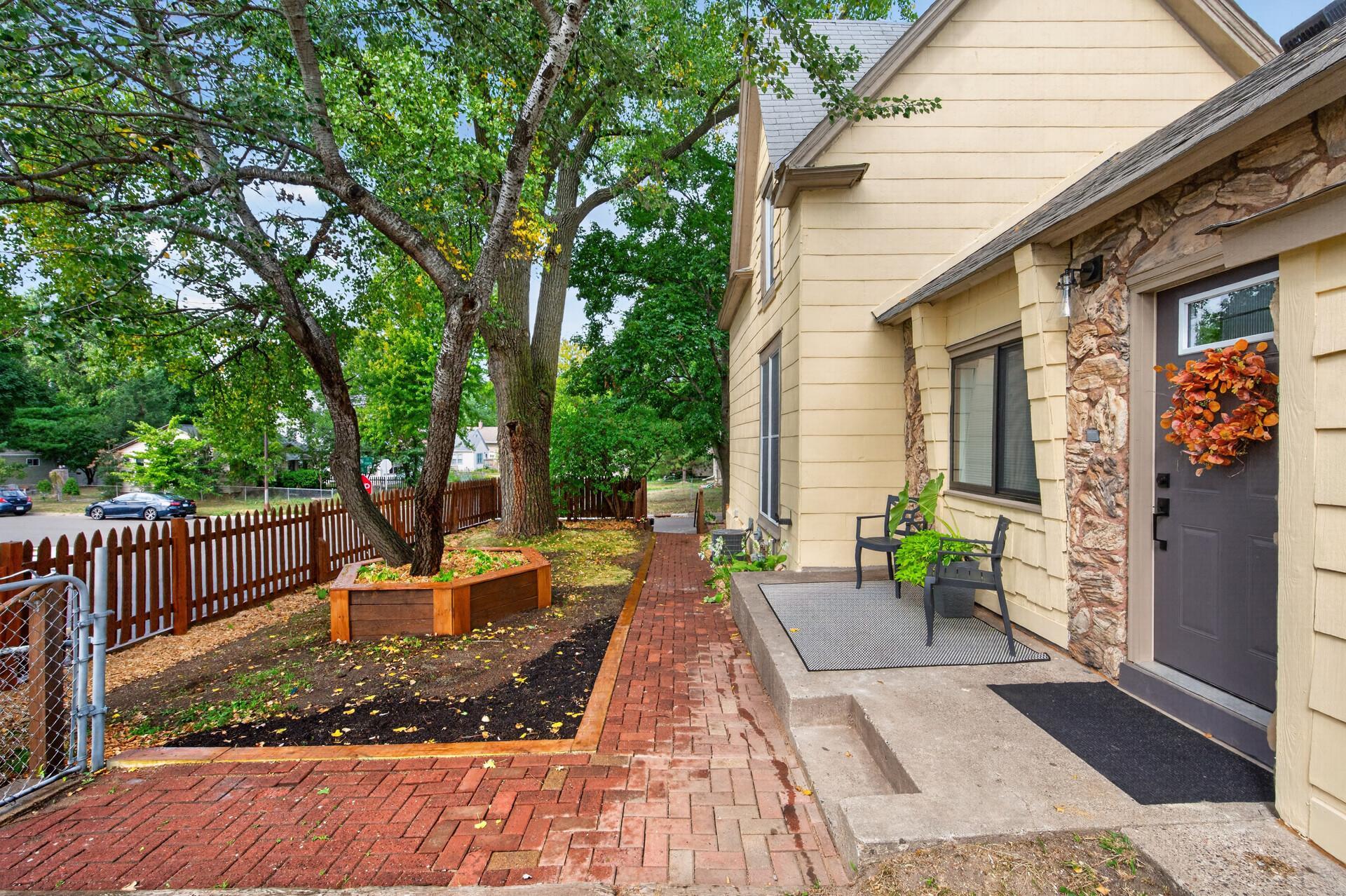 View of Residential at 1084 Sylvan Street, Saint Paul MN 55117, Saint Paul (4 of 39) - Mike Wilen | Minnesota Team Real Estate