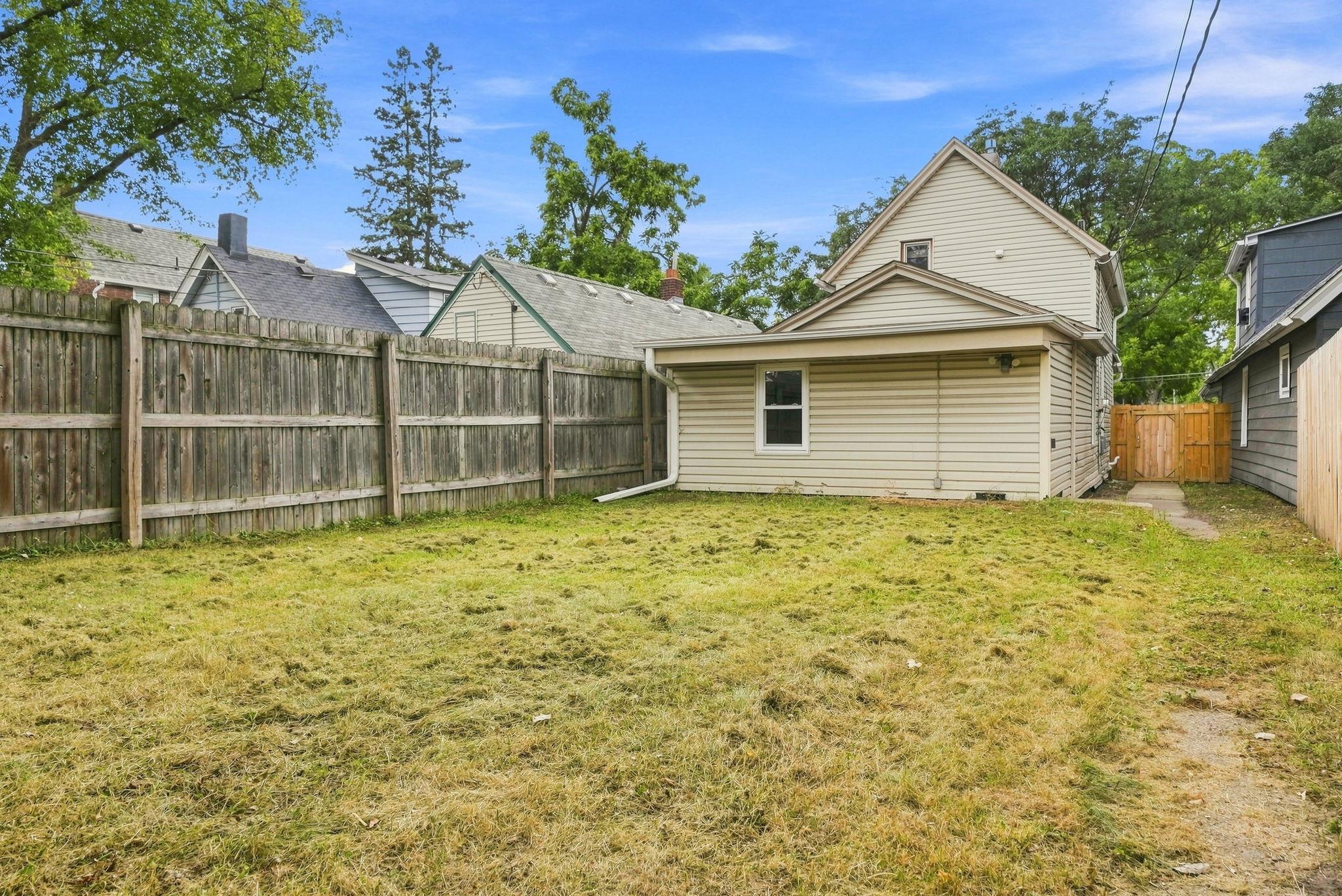View of Residential at 482 Lawson Avenue, Saint Paul MN 55117, Saint Paul (24 of 29) - Mike Wilen | Minnesota Team Real Estate