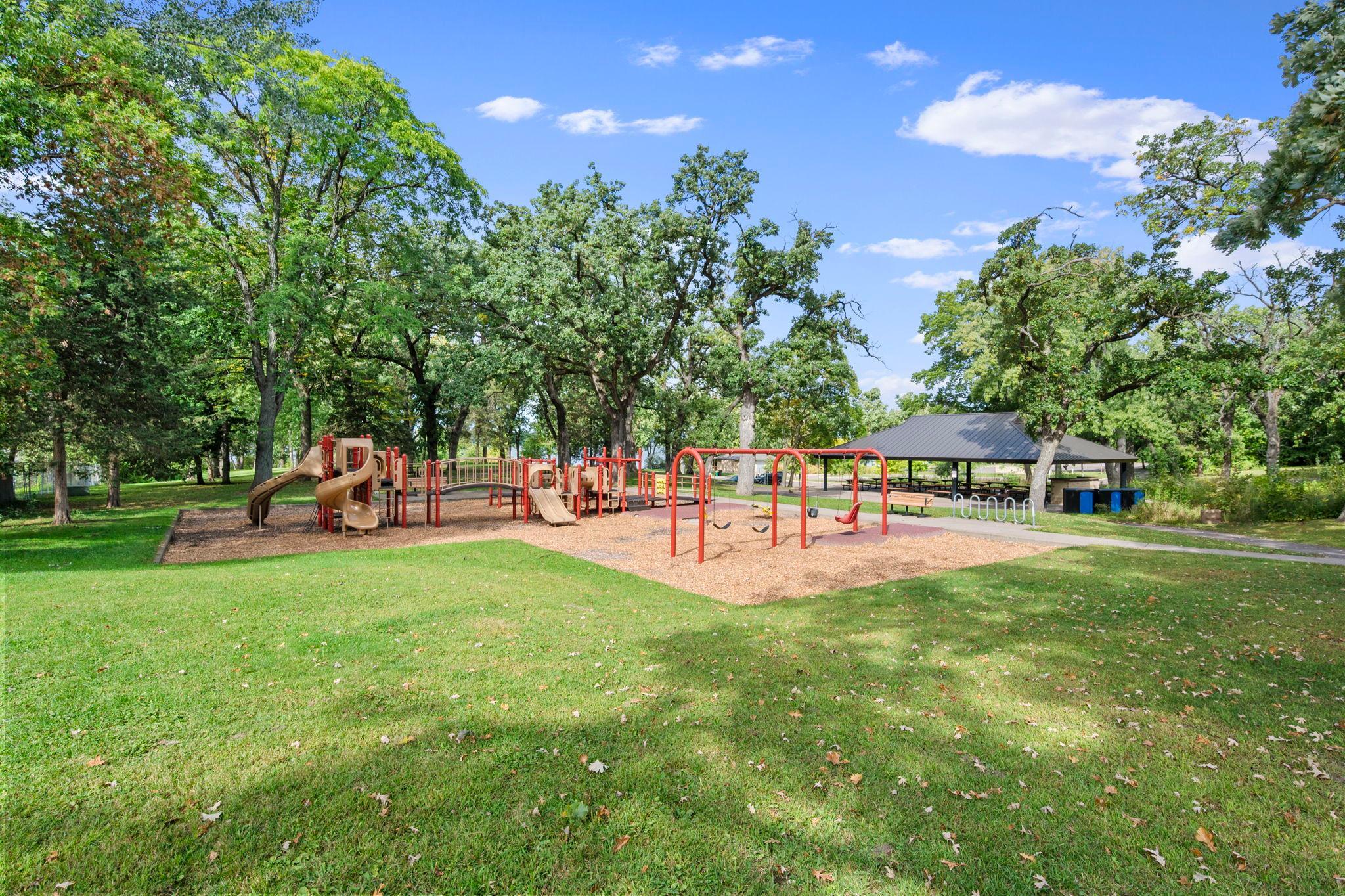 View of Residential at 5700 Deer Trail, Shoreview MN 55126, Shoreview (32 of 36) - Mike Wilen | Minnesota Team Real Estate