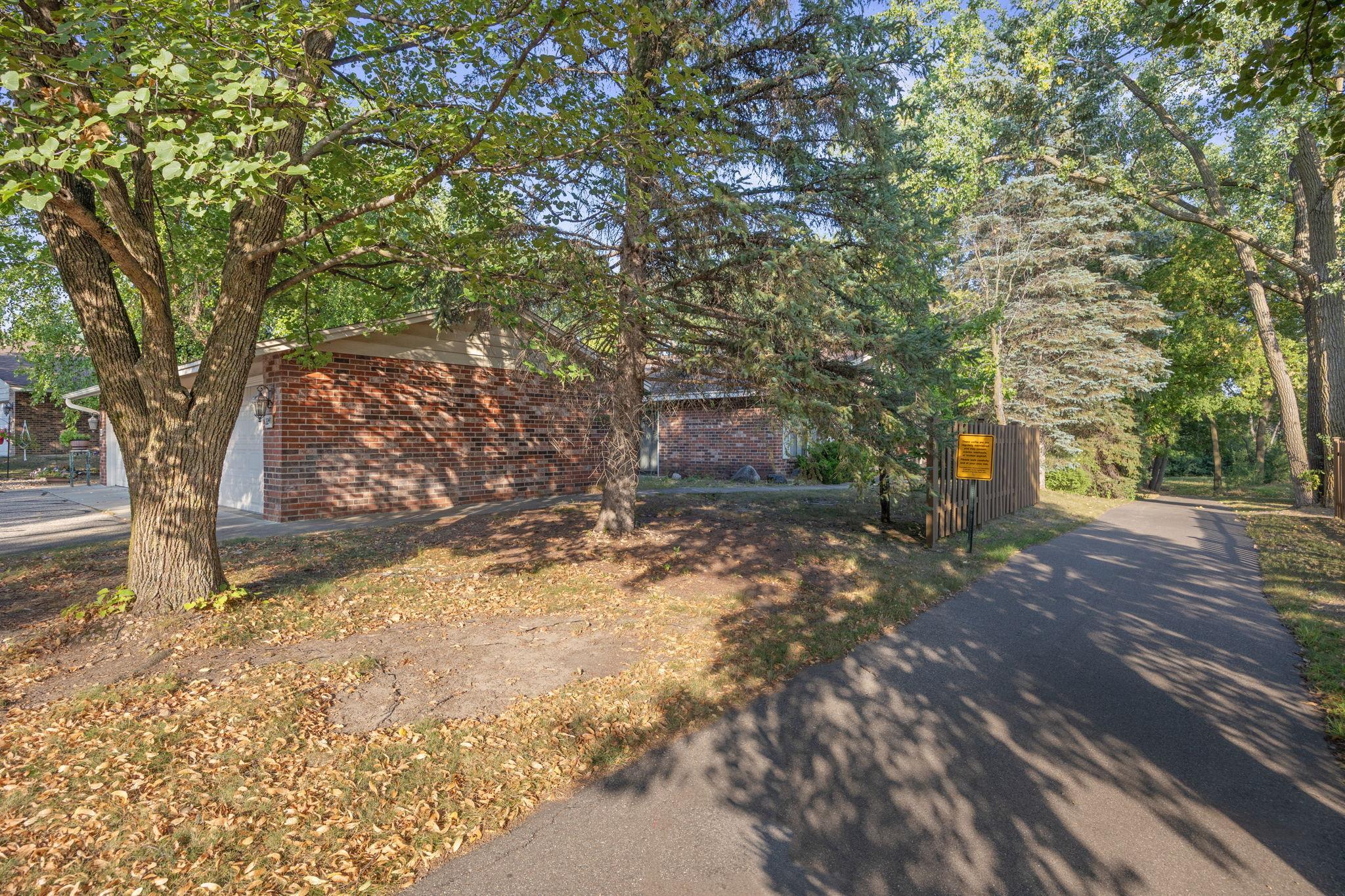 View of Residential at 2241 Country Lane, Minnetonka MN 55305, Minnetonka (18 of 19) - Mike Wilen | Minnesota Team Real Estate