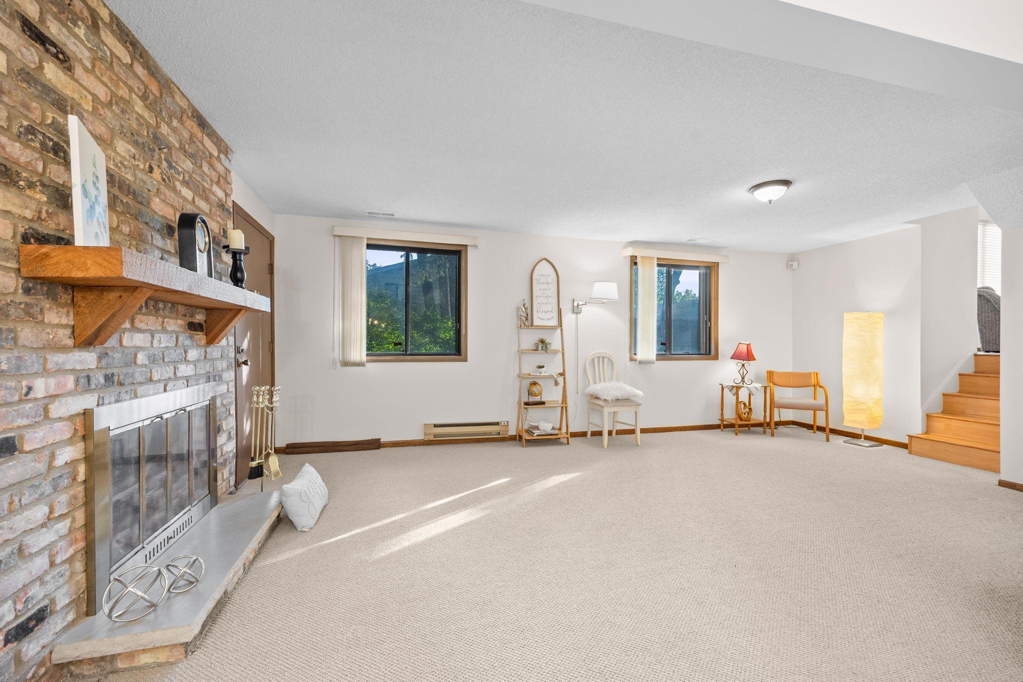 View of Residential at 2241 Country Lane, Minnetonka MN 55305, Minnetonka (10 of 19) - Mike Wilen | Minnesota Team Real Estate