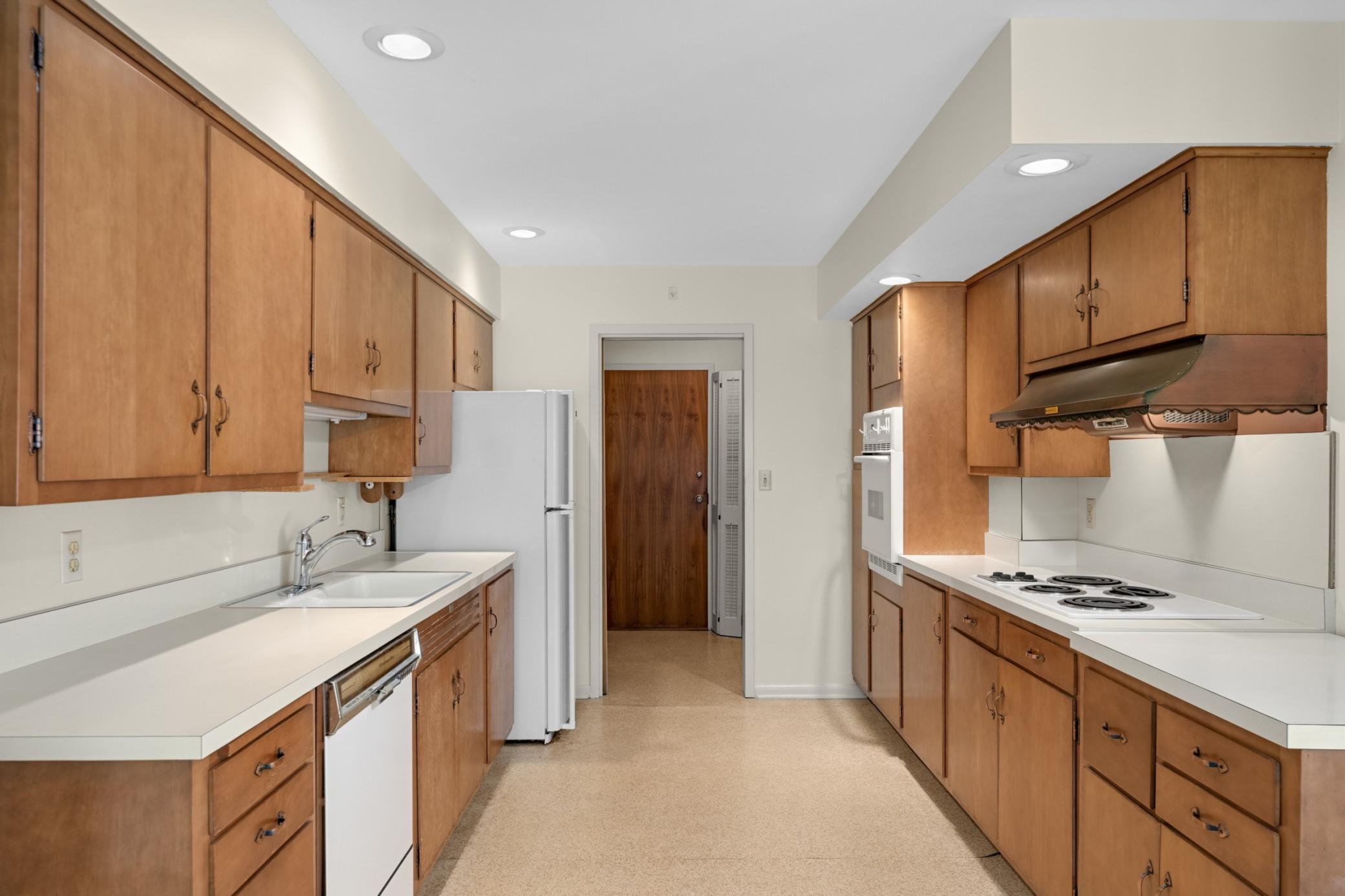 View of Residential at 3540 James Avenue #106, Minneapolis MN 55408, Minneapolis (11 of 44) - Mike Wilen | Minnesota Team Real Estate