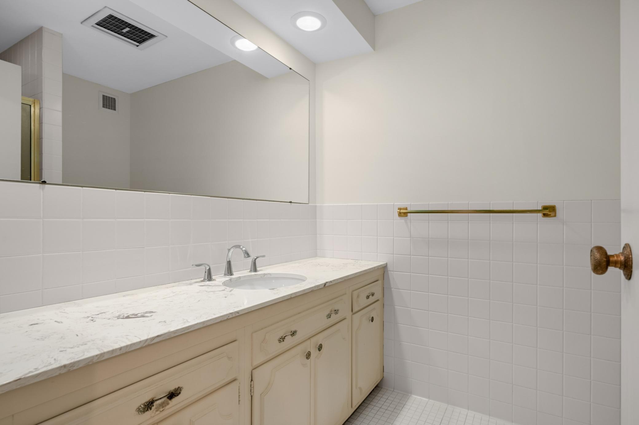 View of Residential at 3540 James Avenue #106, Minneapolis MN 55408, Minneapolis (24 of 44) - Mike Wilen | Minnesota Team Real Estate