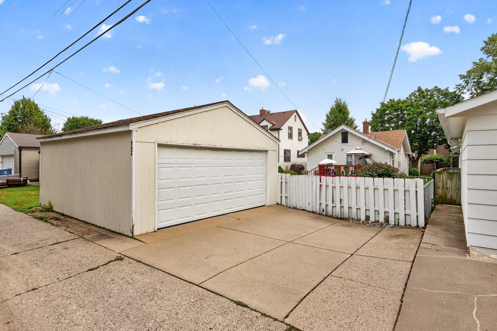 View of Residential at 4224 Stevens Avenue, Minneapolis MN 55409, Minneapolis (20 of 26) - Mike Wilen | Minnesota Team Real Estate