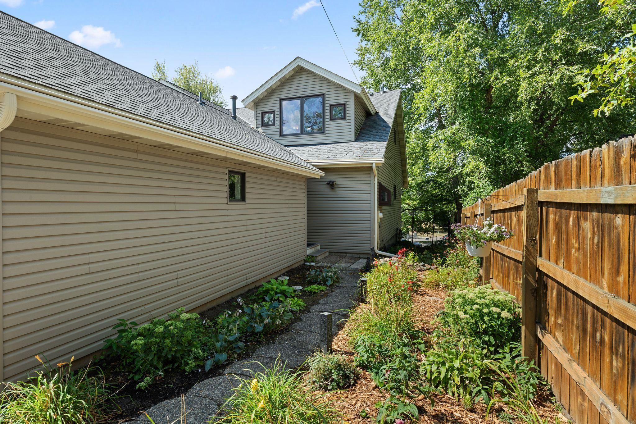 View of Residential at 1880 Shady Beach Avenue, Roseville MN 55113, Roseville (2 of 33) - Mike Wilen | Minnesota Team Real Estate
