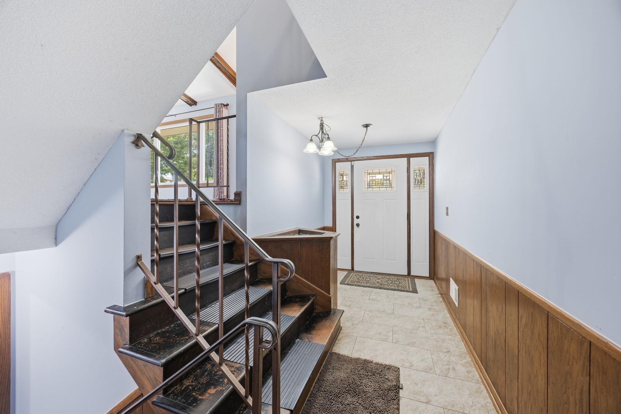 View of Residential at 48 Winthrop Street, Saint Paul MN 55119, Saint Paul (12 of 25) - Mike Wilen | Minnesota Team Real Estate