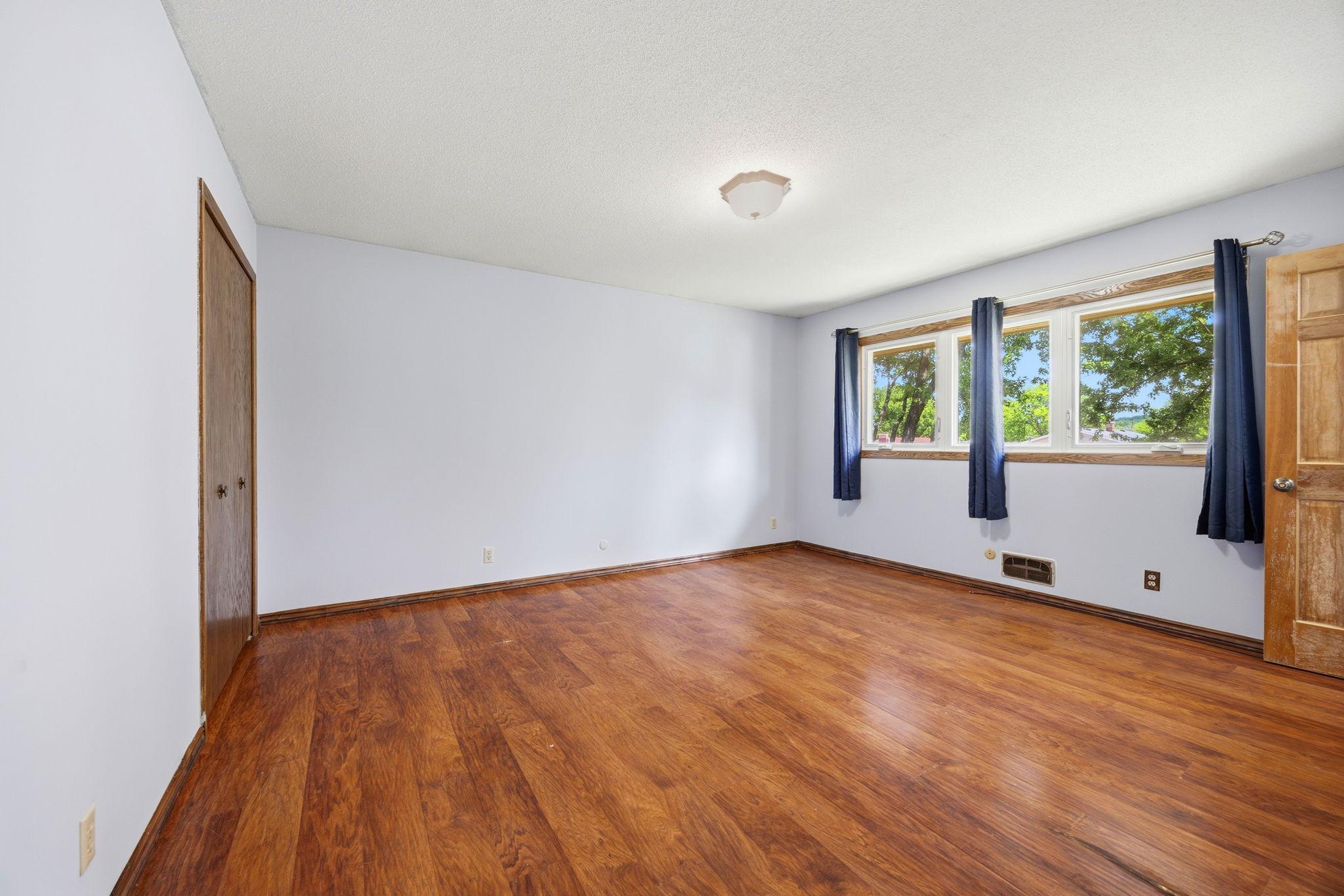 View of Residential at 48 Winthrop Street, Saint Paul MN 55119, Saint Paul (19 of 25) - Mike Wilen | Minnesota Team Real Estate