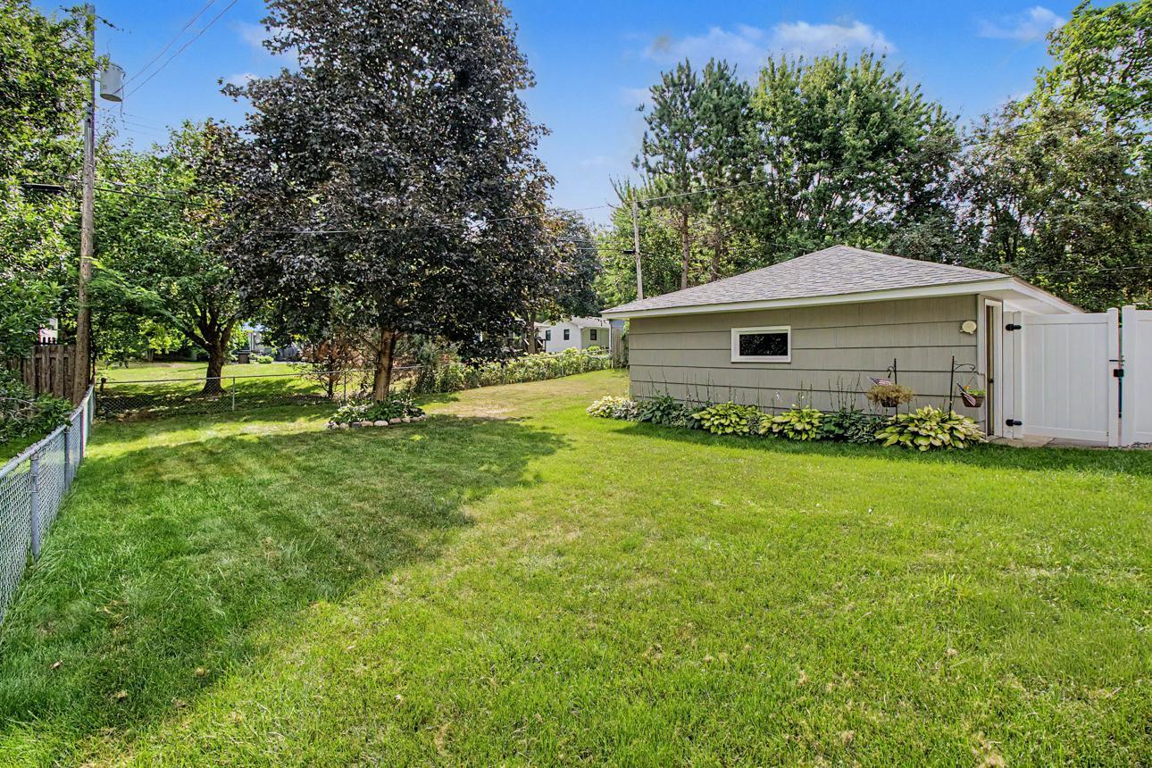 View of Residential at 1424 Rhode Island Avenue, Golden Valley MN 55427, Golden Valley (32 of 36) - Mike Wilen | Minnesota Team Real Estate