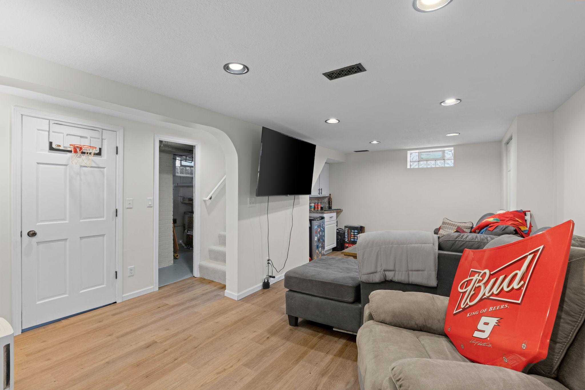 View of Residential at 2627 Mckinley Street, Minneapolis MN 55418, Minneapolis (33 of 43) - Mike Wilen | Minnesota Team Real Estate