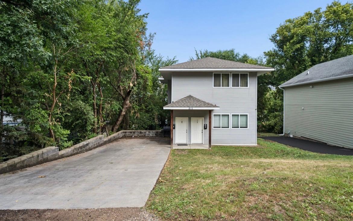 View of Residential Income at 211 Belvidere Street, Saint Paul MN 55107, Saint Paul (15 of 19) - Mike Wilen | Minnesota Team Real Estate