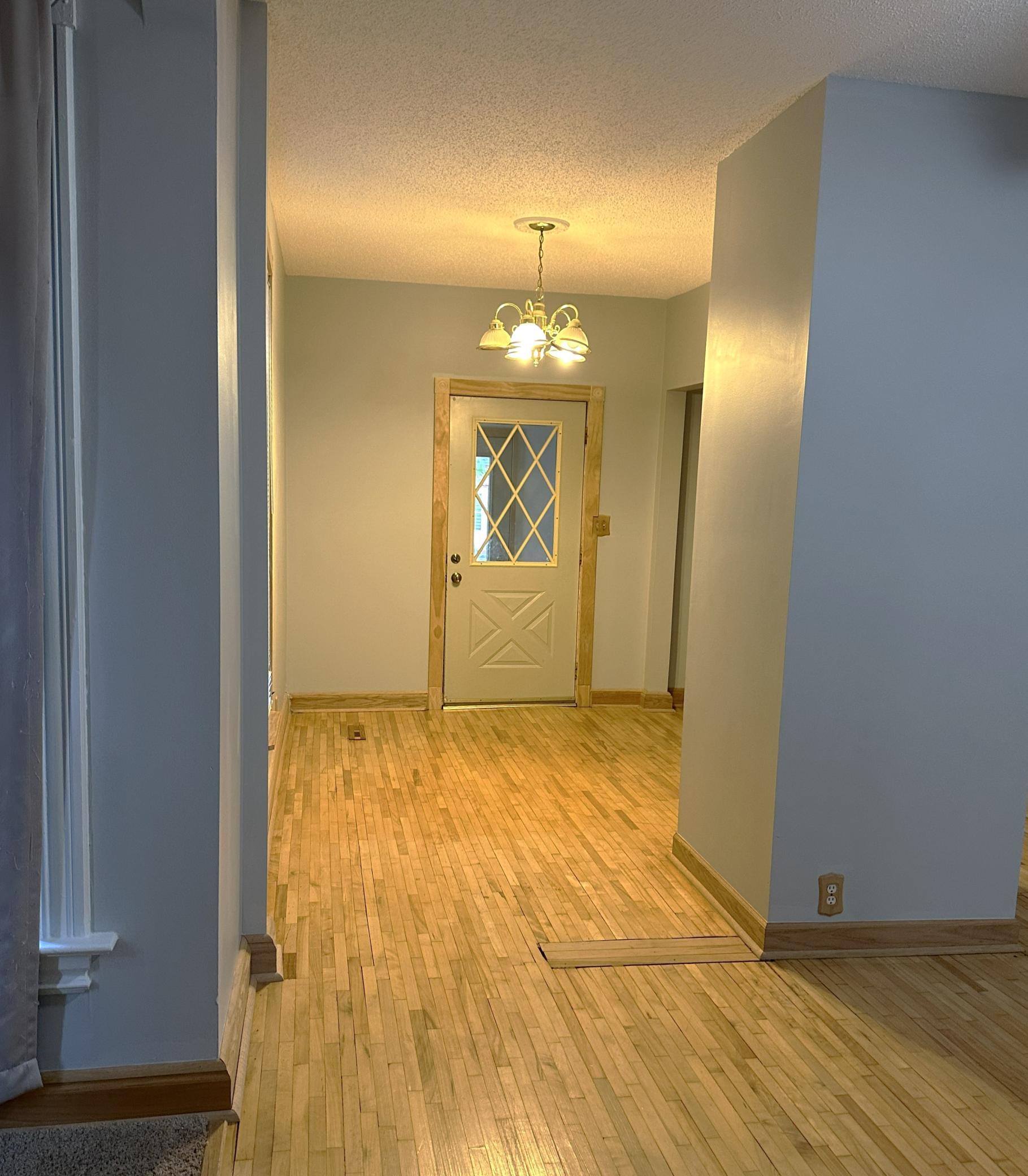 View of Residential at 823 Juno Avenue, Saint Paul MN 55102, Saint Paul (5 of 21) - Mike Wilen | Minnesota Team Real Estate