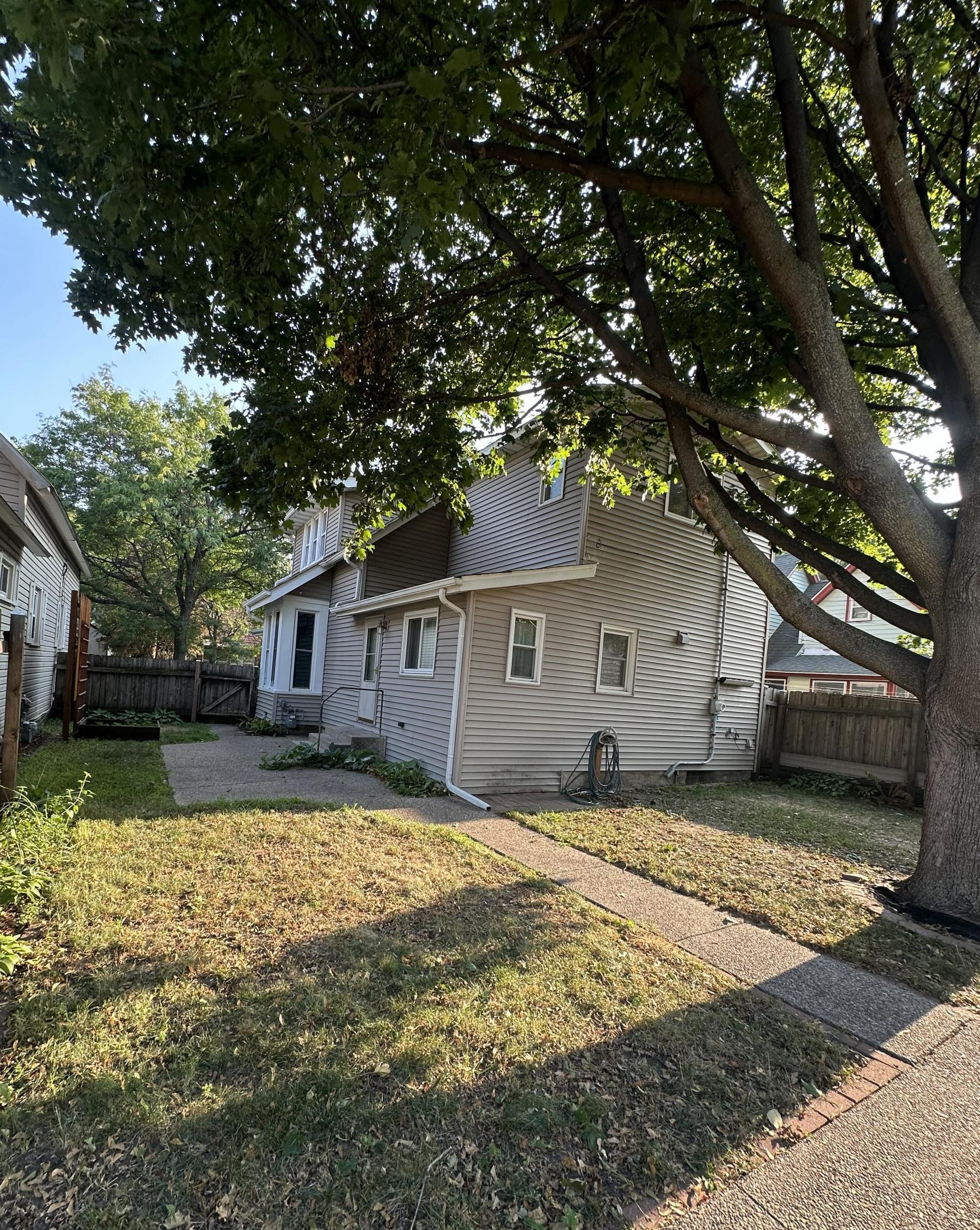 View of Residential at 823 Juno Avenue, Saint Paul MN 55102, Saint Paul (3 of 21) - Mike Wilen | Minnesota Team Real Estate