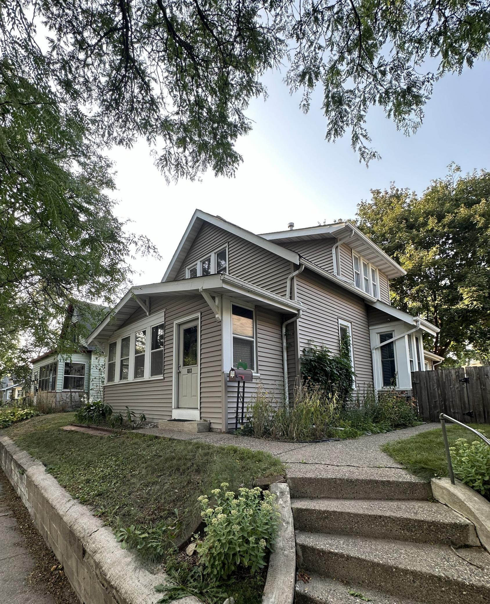 View of Residential at 823 Juno Avenue, Saint Paul MN 55102, Saint Paul (2 of 21) - Mike Wilen | Minnesota Team Real Estate