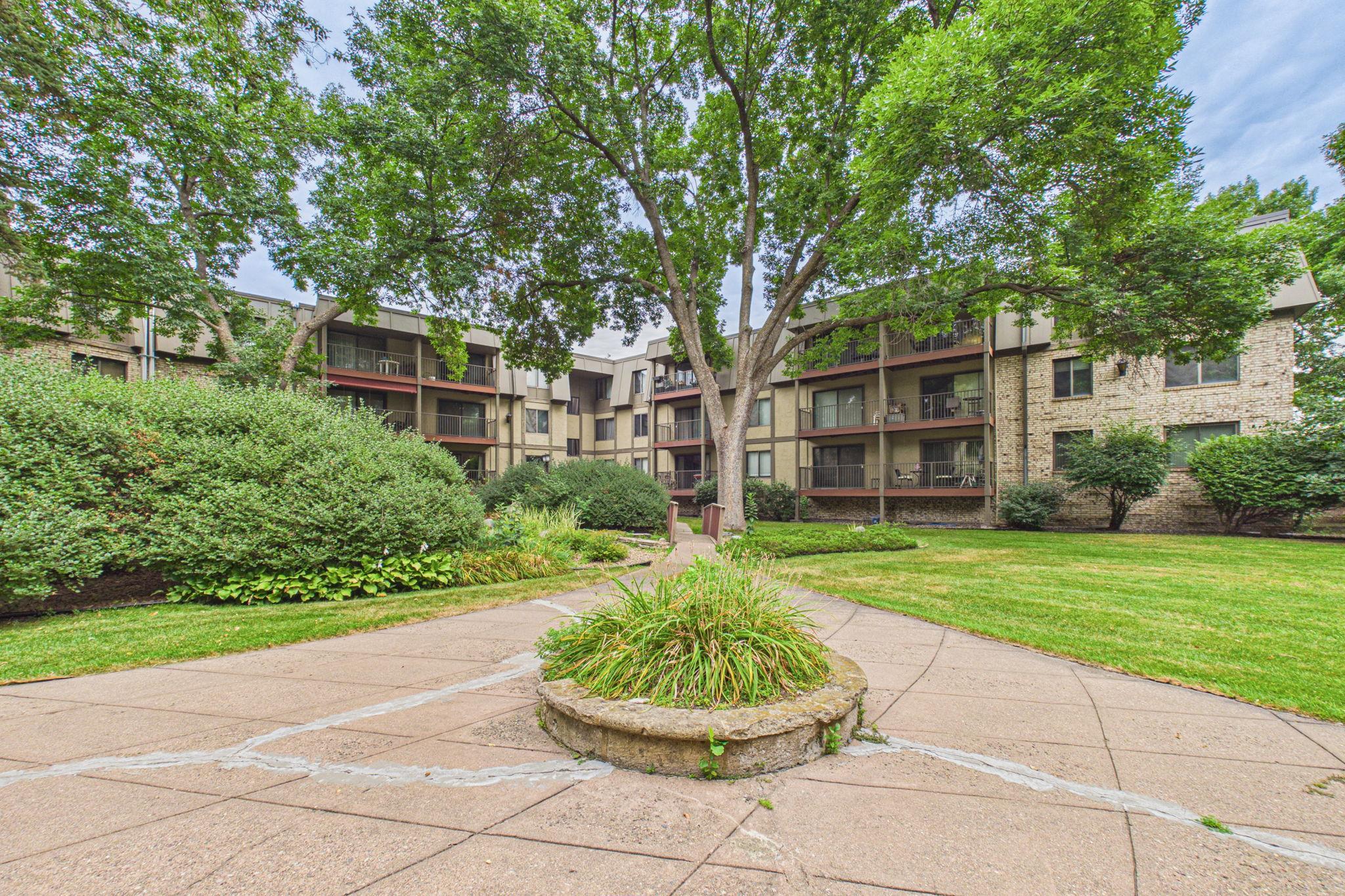 View of Residential at 2200 Nevada Avenue #321, Saint Louis Park MN 55426, Saint Louis Park (19 of 21) - Mike Wilen | Minnesota Team Real Estate