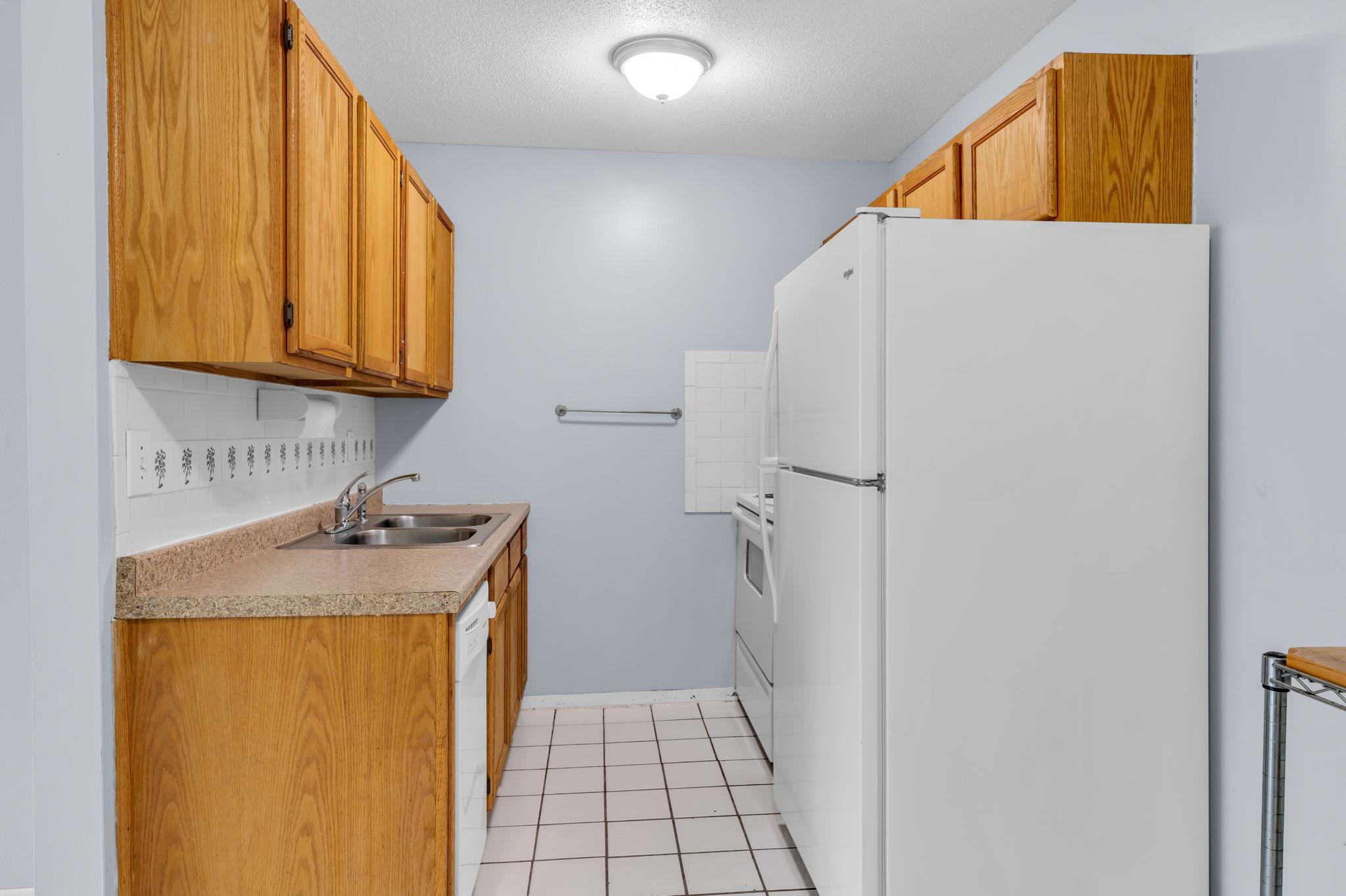 View of Residential at 2616 Harriet Avenue #104, Minneapolis MN 55408, Minneapolis (9 of 21) - Mike Wilen | Minnesota Team Real Estate