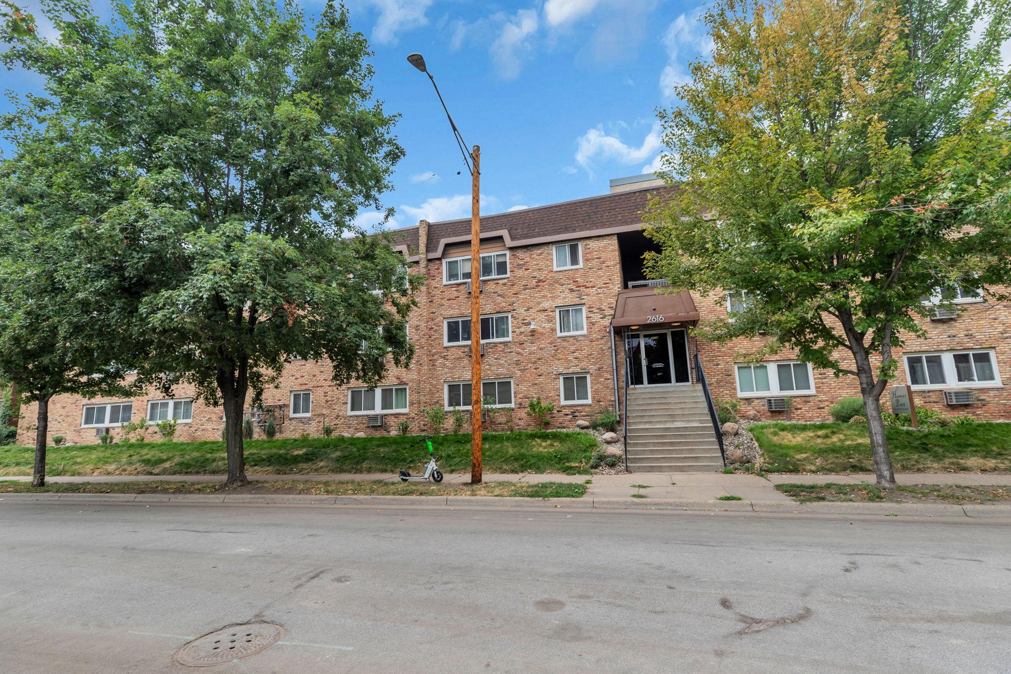 View of Residential at 2616 Harriet Avenue #104, Minneapolis MN 55408, Minneapolis (20 of 21) - Mike Wilen | Minnesota Team Real Estate