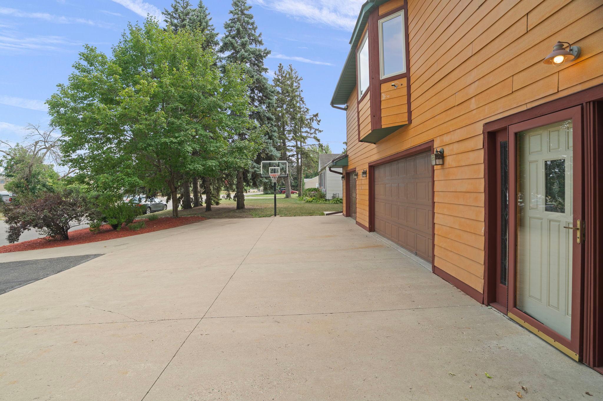 View of Residential at 9140 Aldrich Avenue, Bloomington MN 55420, Bloomington (7 of 64) - Mike Wilen | Minnesota Team Real Estate