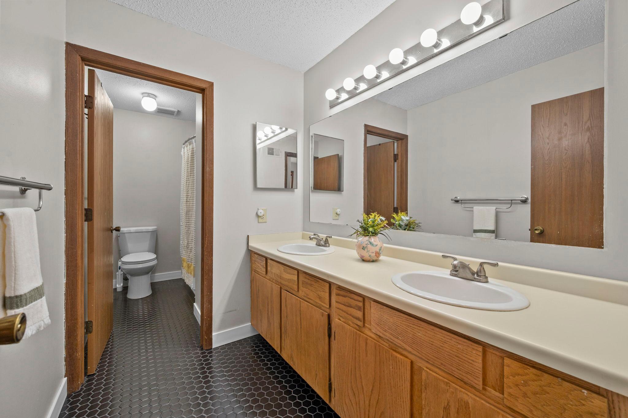 View of Residential at 235 Kent Street, Saint Paul MN 55102, Saint Paul (27 of 56) - Mike Wilen | Minnesota Team Real Estate