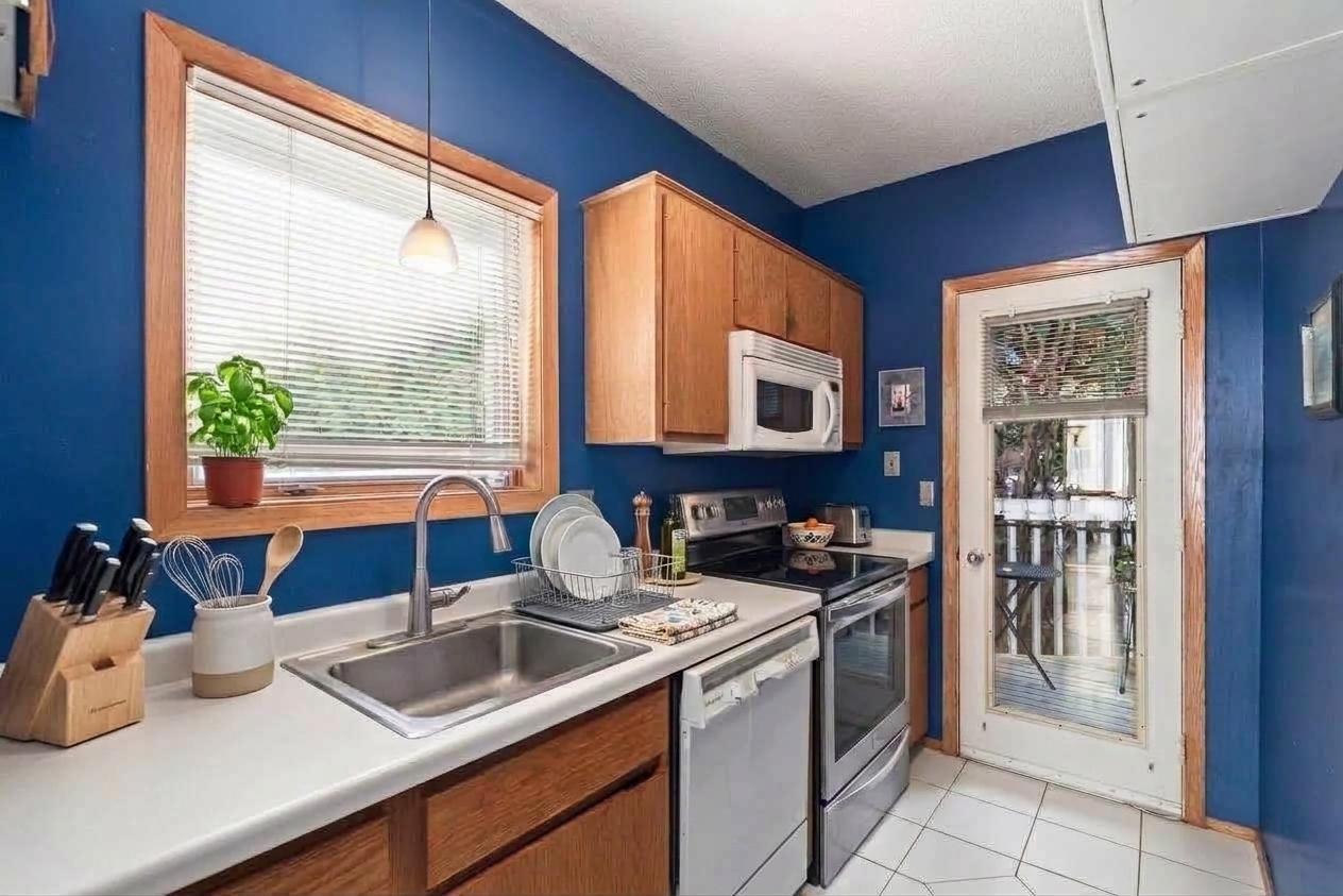 View of Residential at 3059 Lake Shore Drive #A, Minneapolis MN 55416, Minneapolis (15 of 29) - Mike Wilen | Minnesota Team Real Estate