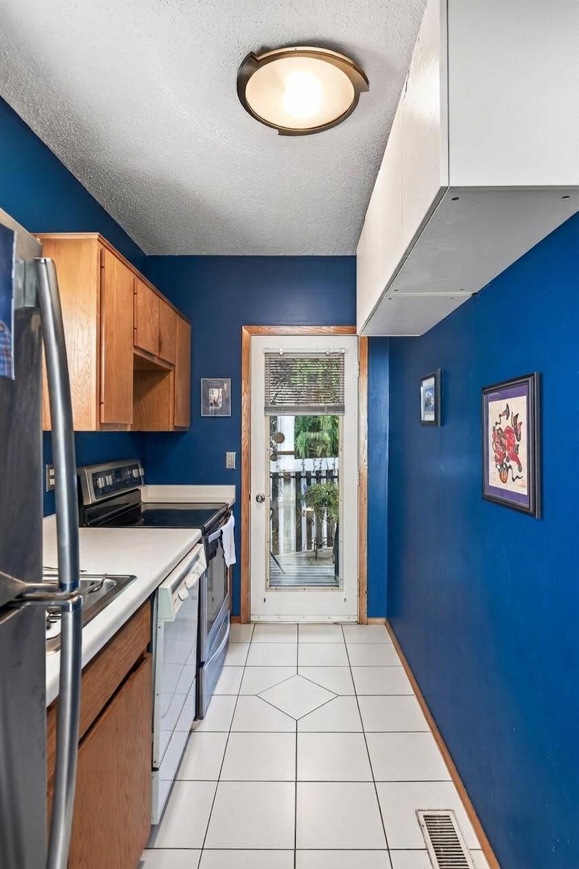 View of Residential at 3059 Lake Shore Drive #A, Minneapolis MN 55416, Minneapolis (14 of 29) - Mike Wilen | Minnesota Team Real Estate
