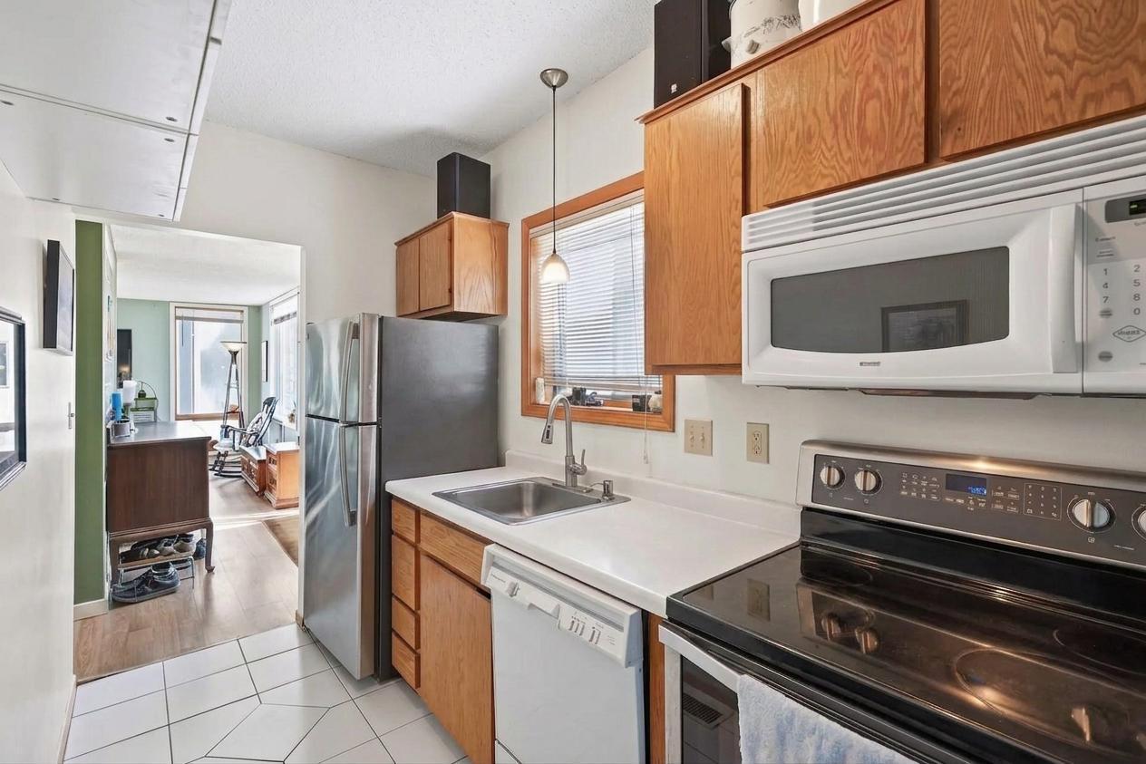 View of Residential at 3059 Lake Shore Drive #A, Minneapolis MN 55416, Minneapolis (13 of 38) - Mike Wilen | Minnesota Team Real Estate