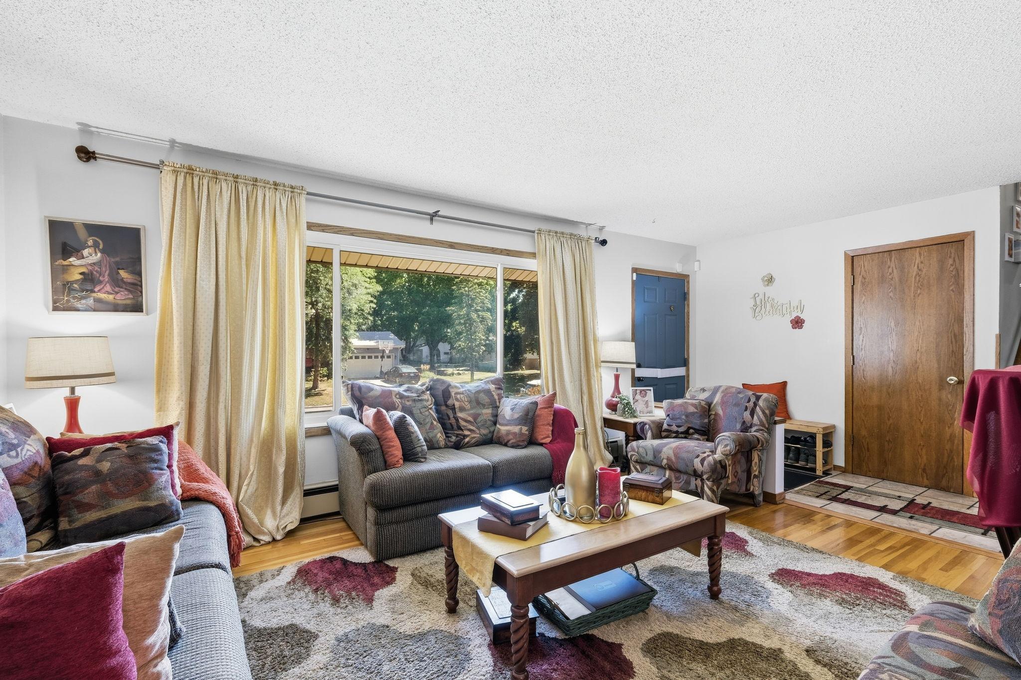 View of Residential at 6933 Brunswick Avenue, Brooklyn Park MN 55429, Brooklyn Park (8 of 30) - Mike Wilen | Minnesota Team Real Estate