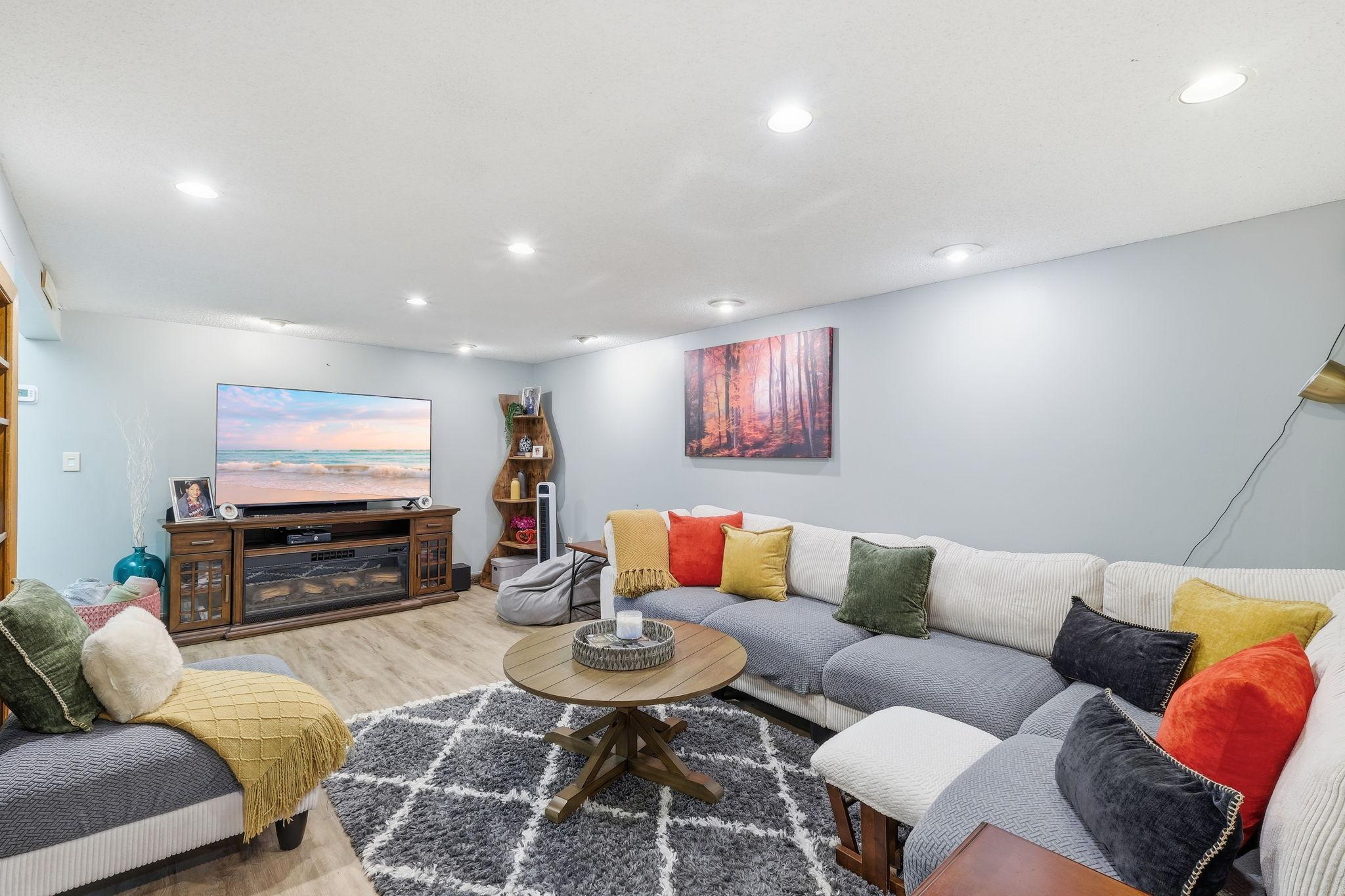 View of Residential at 6933 Brunswick Avenue, Brooklyn Park MN 55429, Brooklyn Park (23 of 30) - Mike Wilen | Minnesota Team Real Estate