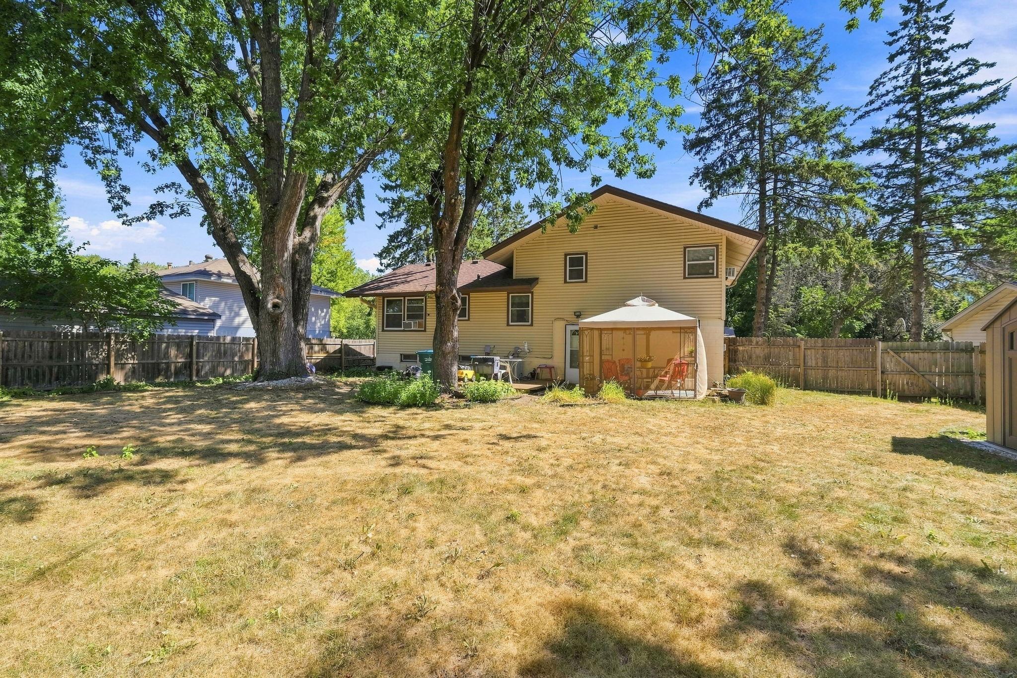 View of Residential at 6933 Brunswick Avenue, Brooklyn Park MN 55429, Brooklyn Park (27 of 30) - Mike Wilen | Minnesota Team Real Estate