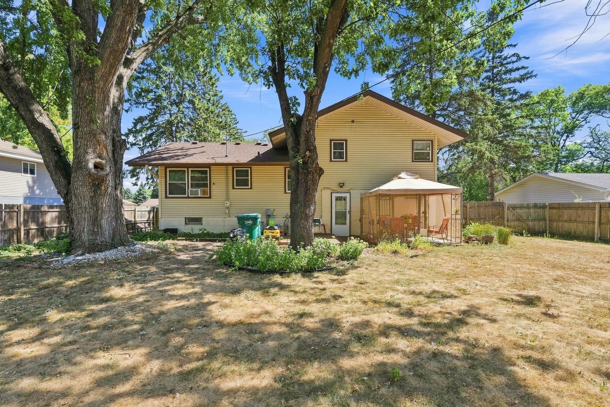 View of Residential at 6933 Brunswick Avenue, Brooklyn Park MN 55429, Brooklyn Park (3 of 30) - Mike Wilen | Minnesota Team Real Estate