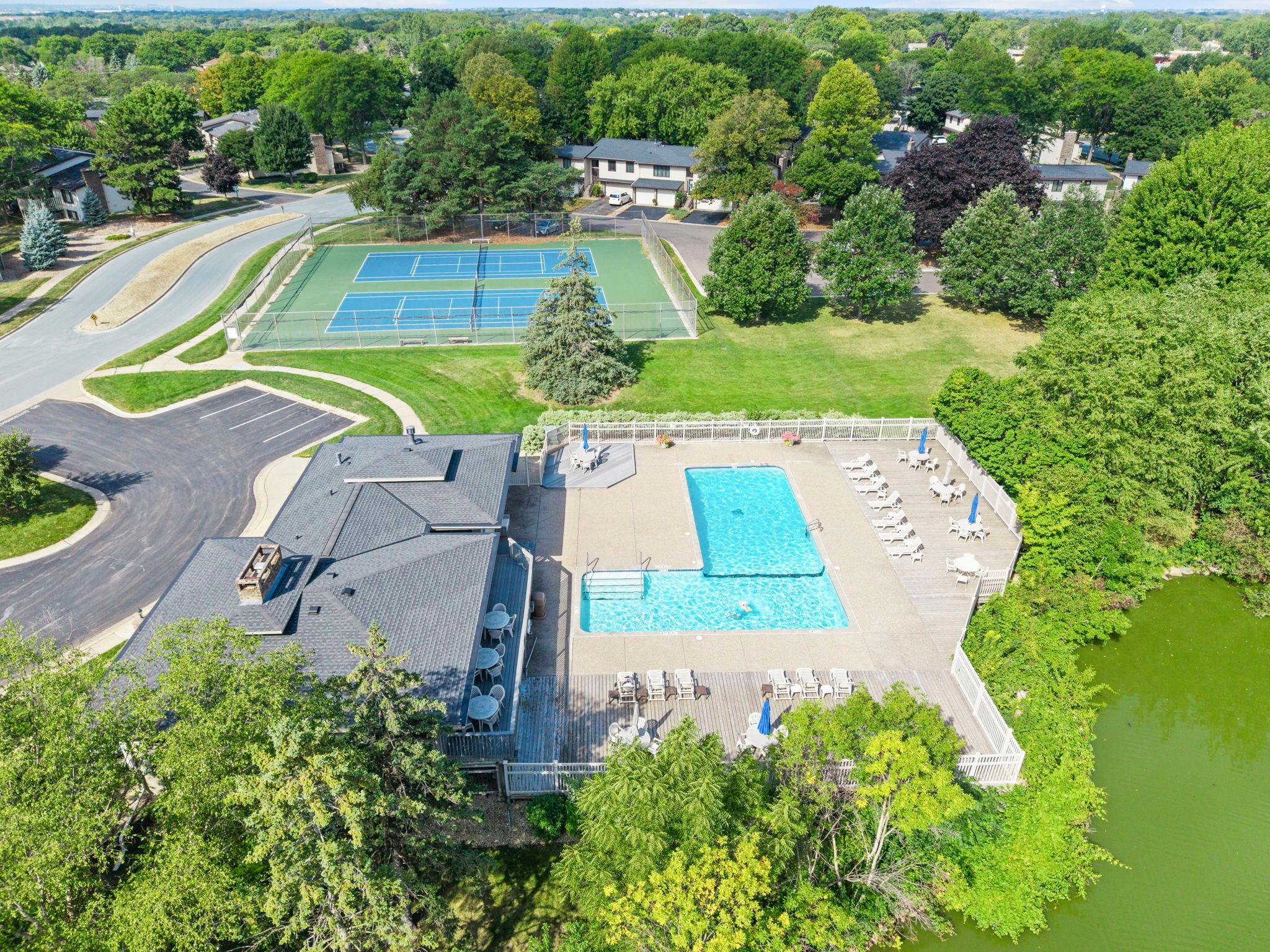 View of Residential at 5757 Hyland Courts Drive, Bloomington MN 55437, Bloomington (26 of 32) - Mike Wilen | Minnesota Team Real Estate